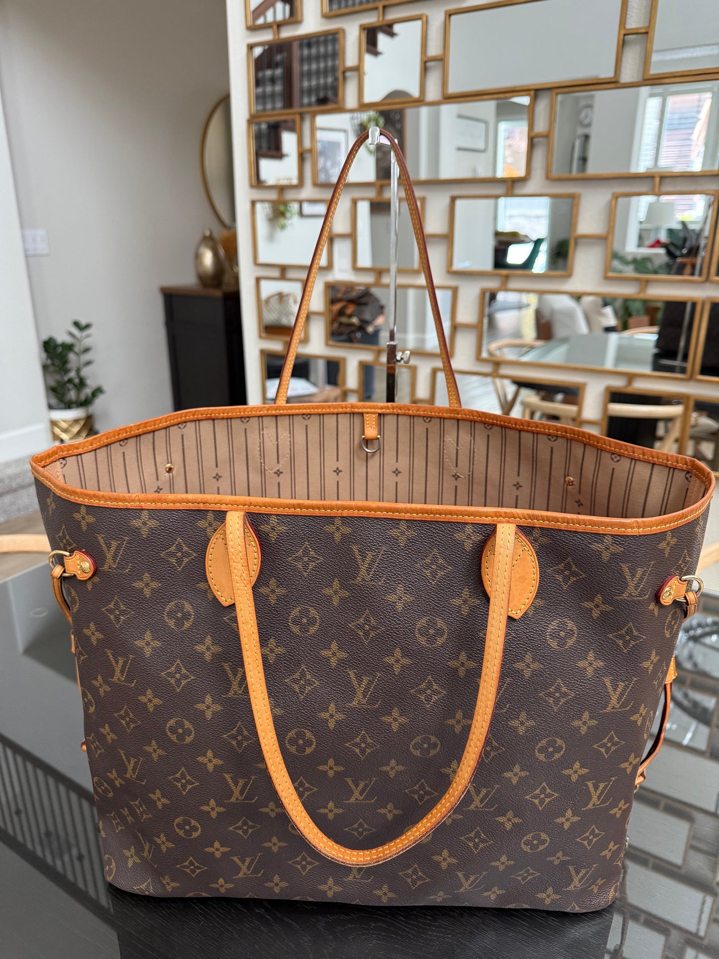 Neverfull GM with Dustbag and Insert Organizer 📅 Year: 2009