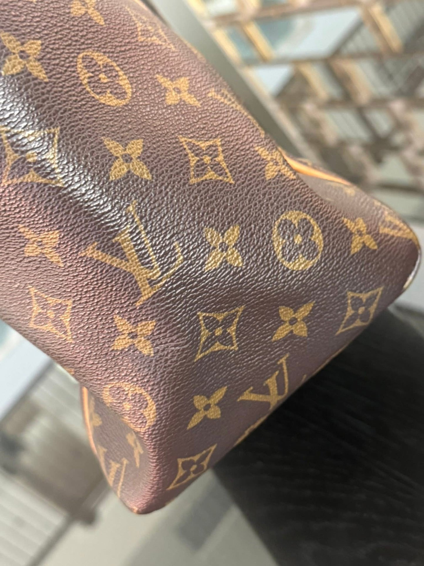 Totally MM in Monogram with Dustbag and Insert Organizer 📅 Year: 2010