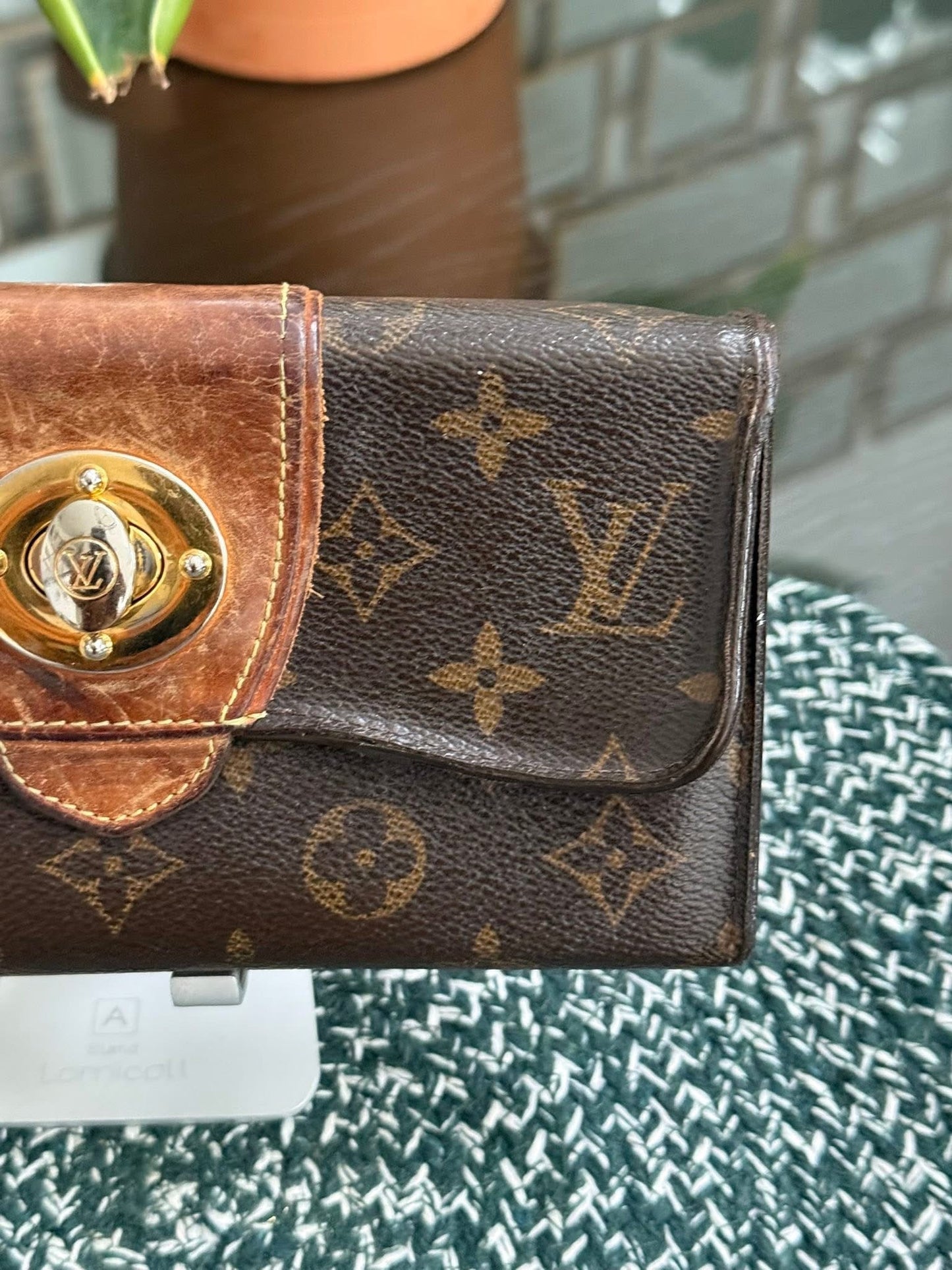 Boetie Long Wallet with 16 Cardholders 🗓️ Year: 2012