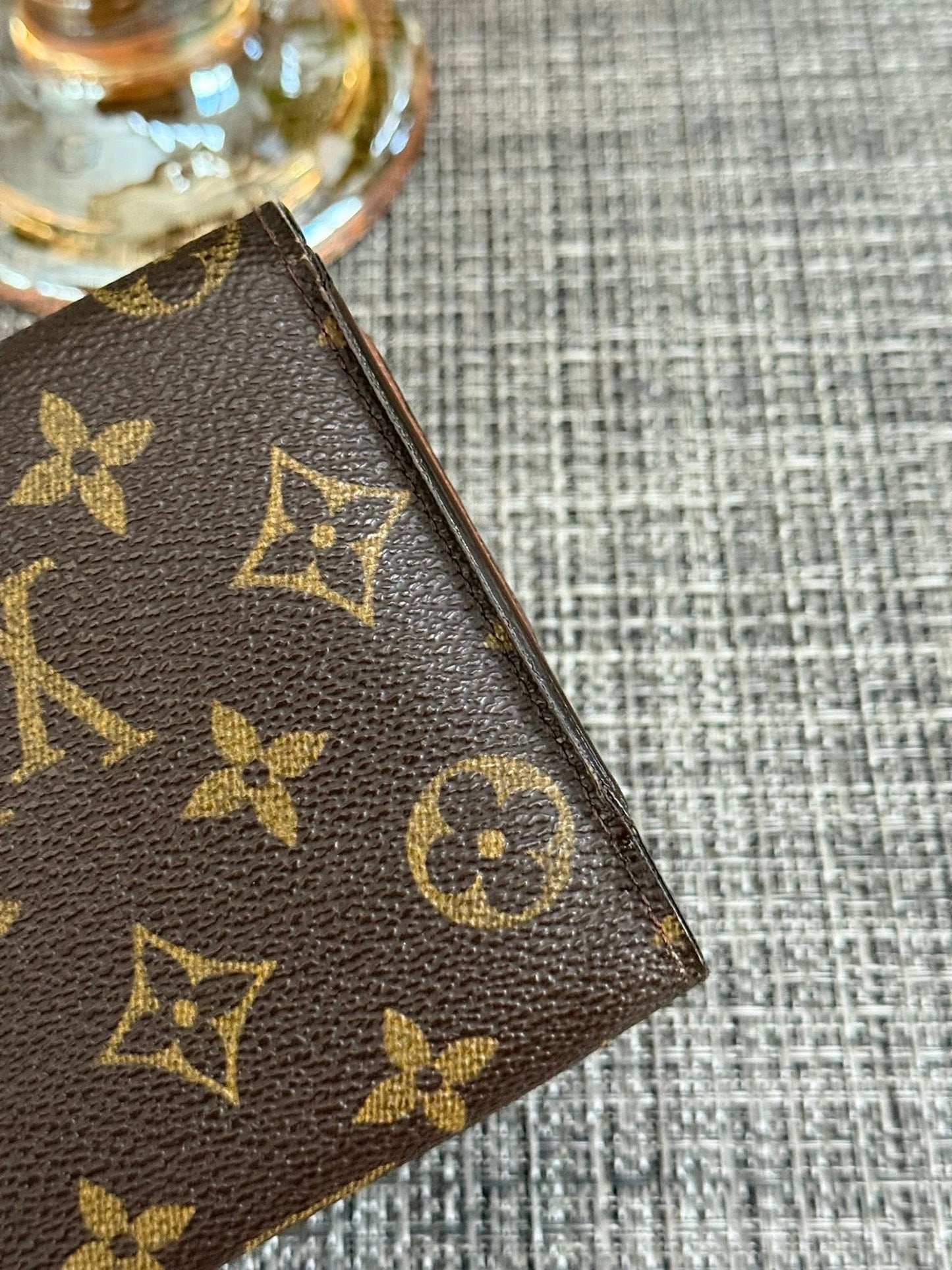 International Wallet in Monogram 🗓️ Year: 2003