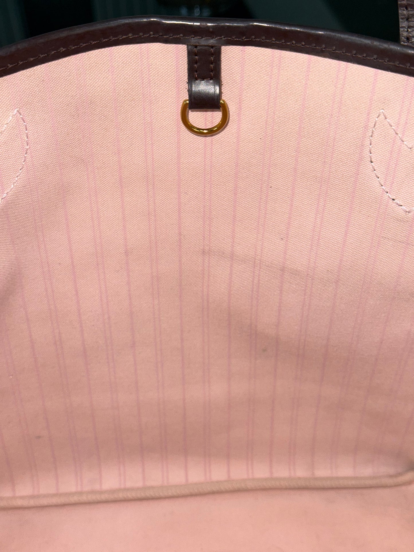 Neverfull MM in Rose Ballerine interior with Dustbag - Microchip
