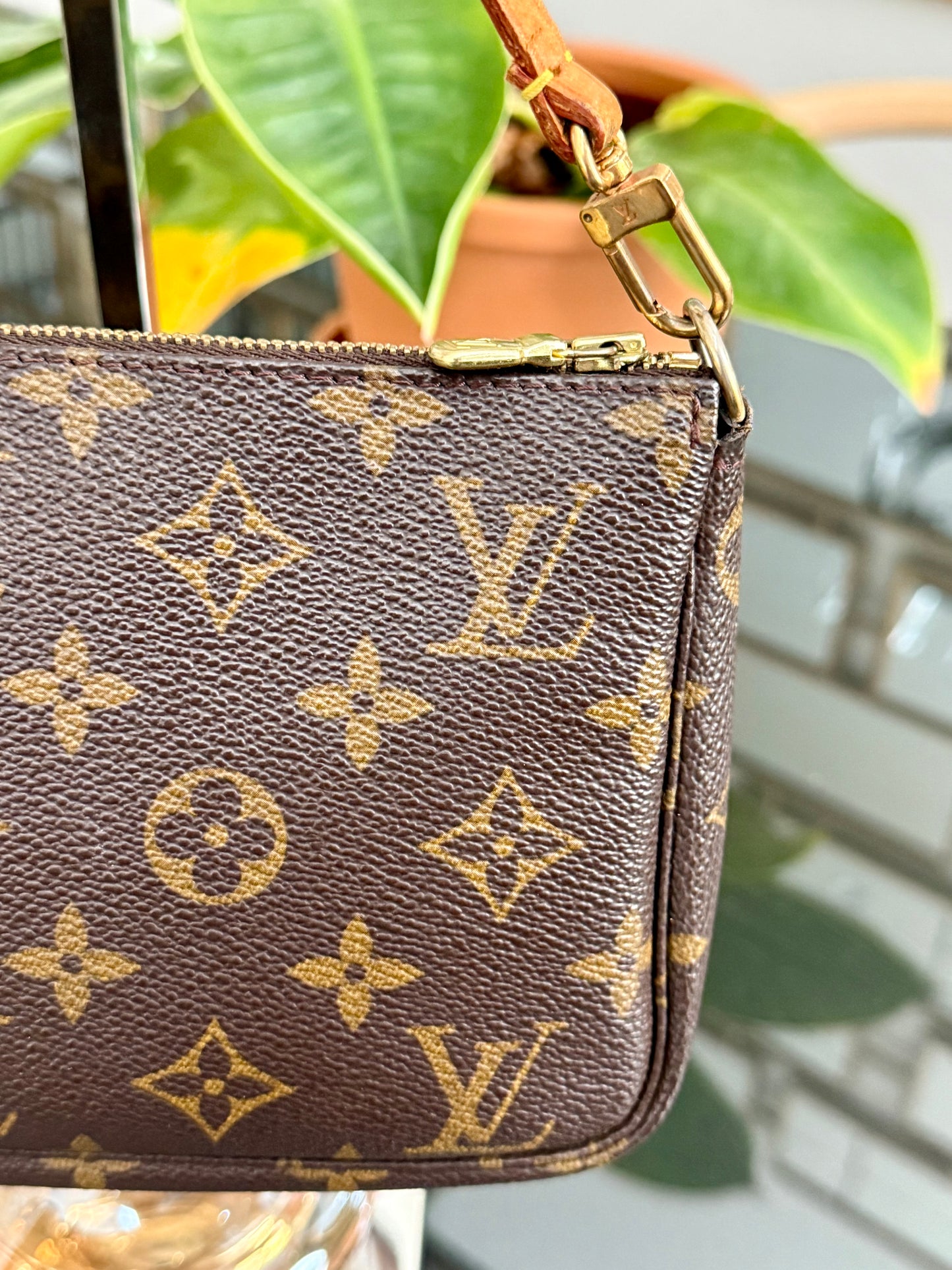 Monogram Pochette Accessories with Dustbag 📅 Year: 2000