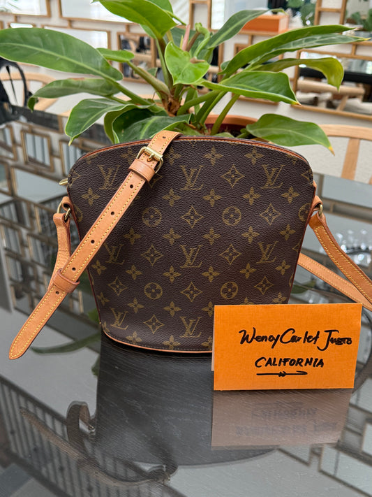 Drouot Crossbody 
📅 Year: 1996