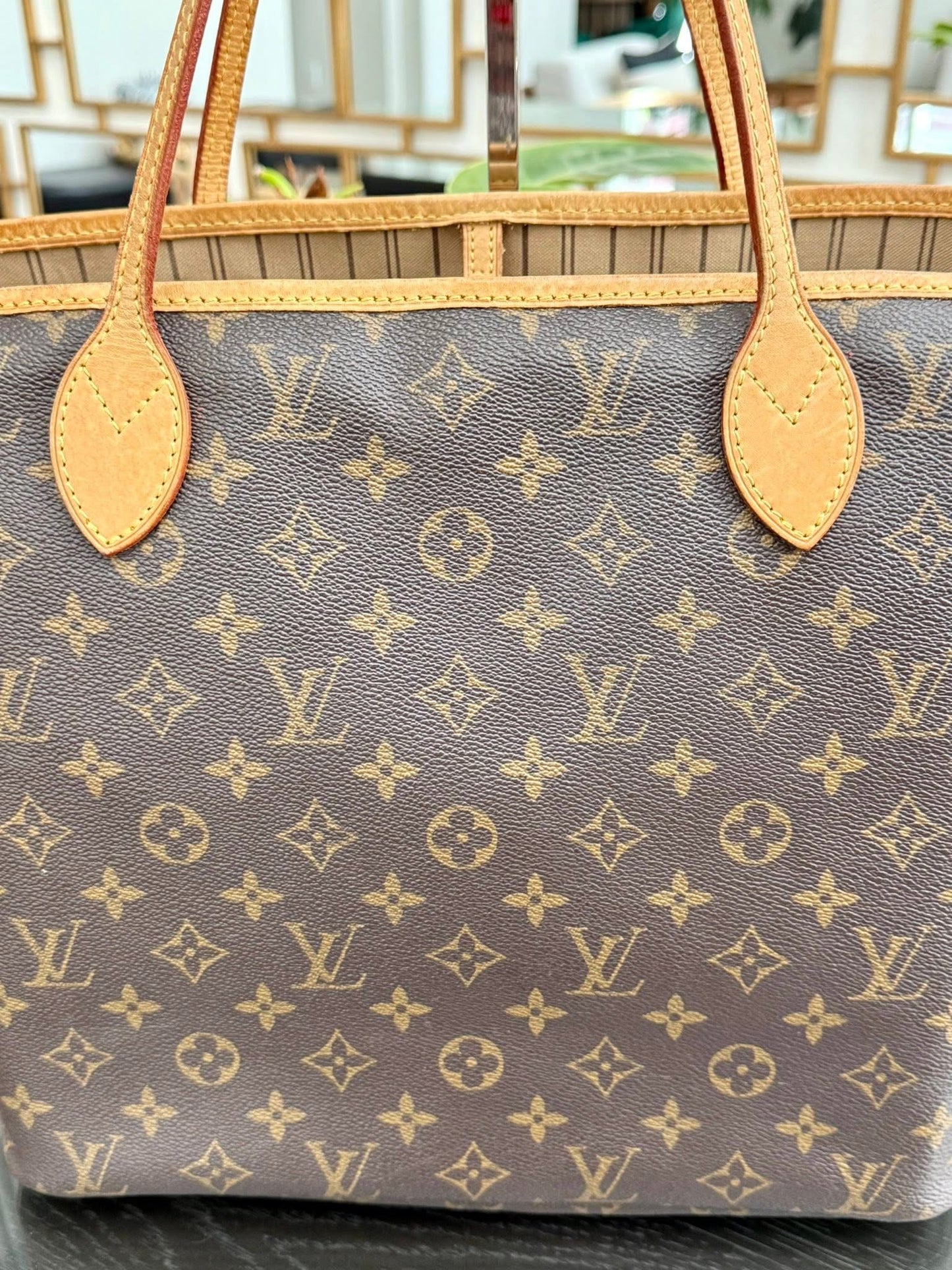 Neverfull MM in Monogram with Dustbag 📅 Year: 2007