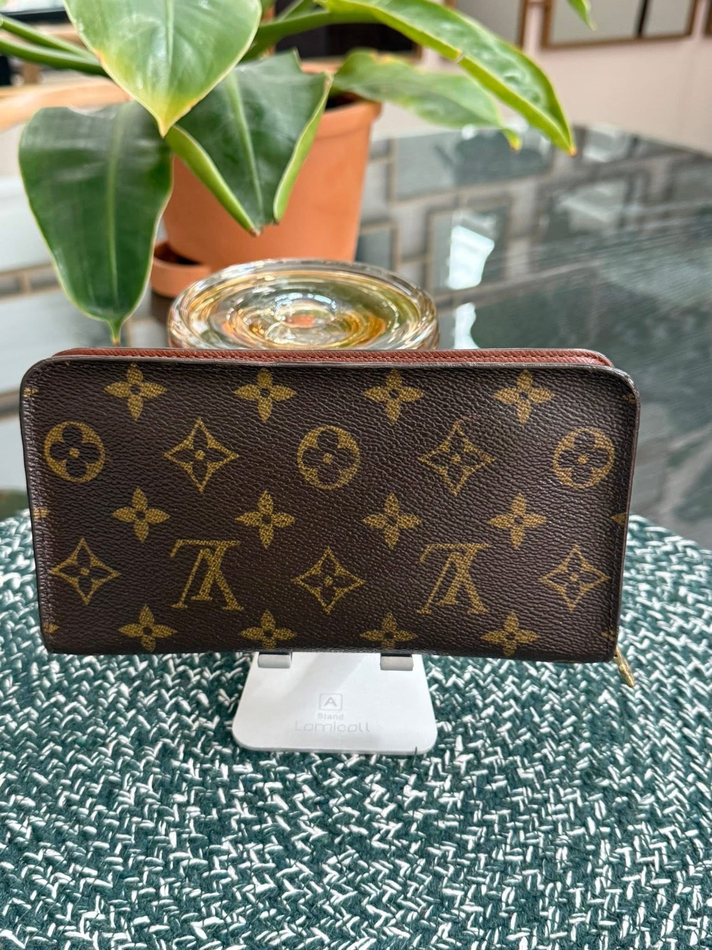 Monogram Zippy Wallet 🗓️ Year: 2000