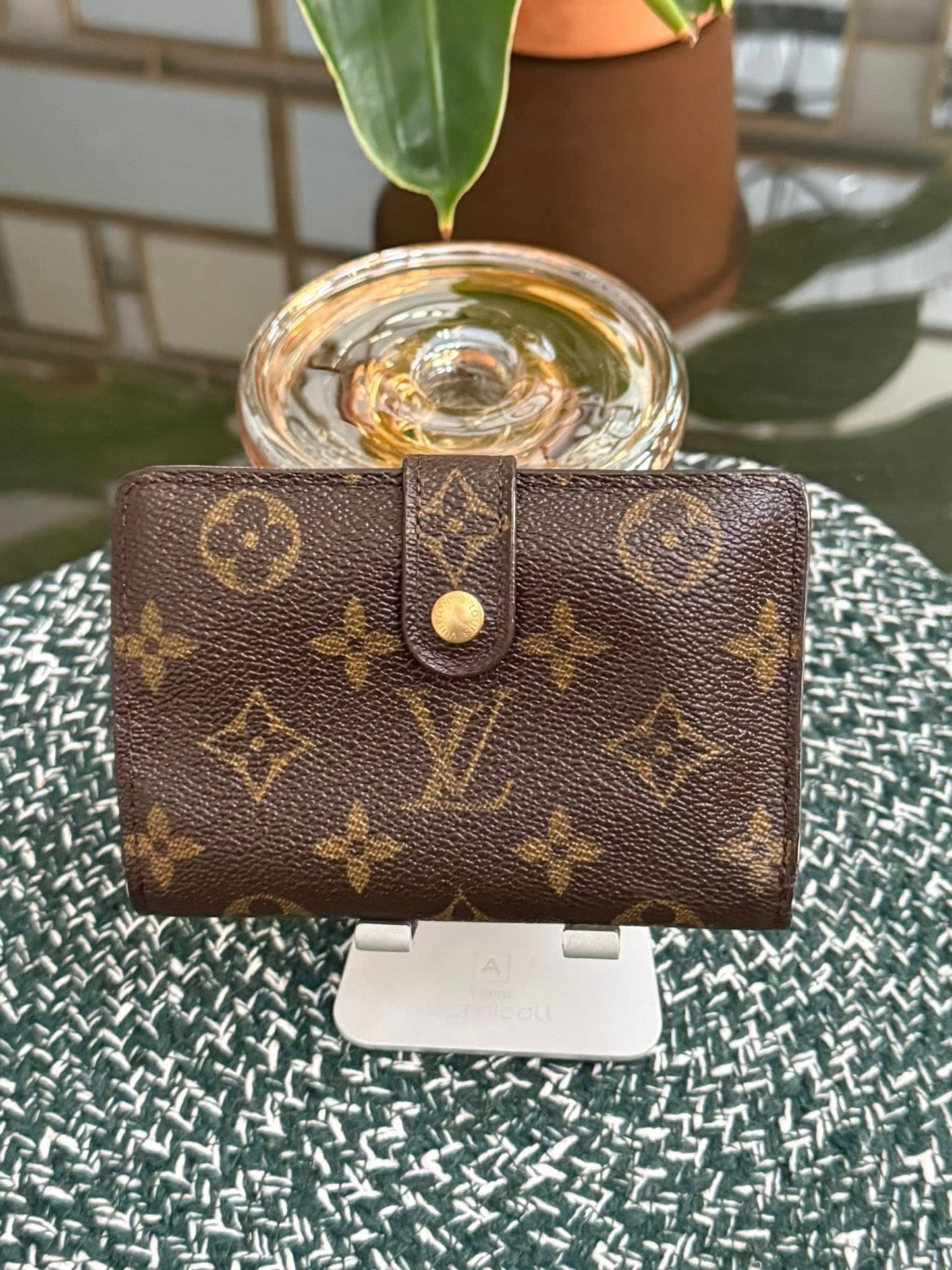 Kisslock Wallet in Monogram 🗓️ Year: 2001