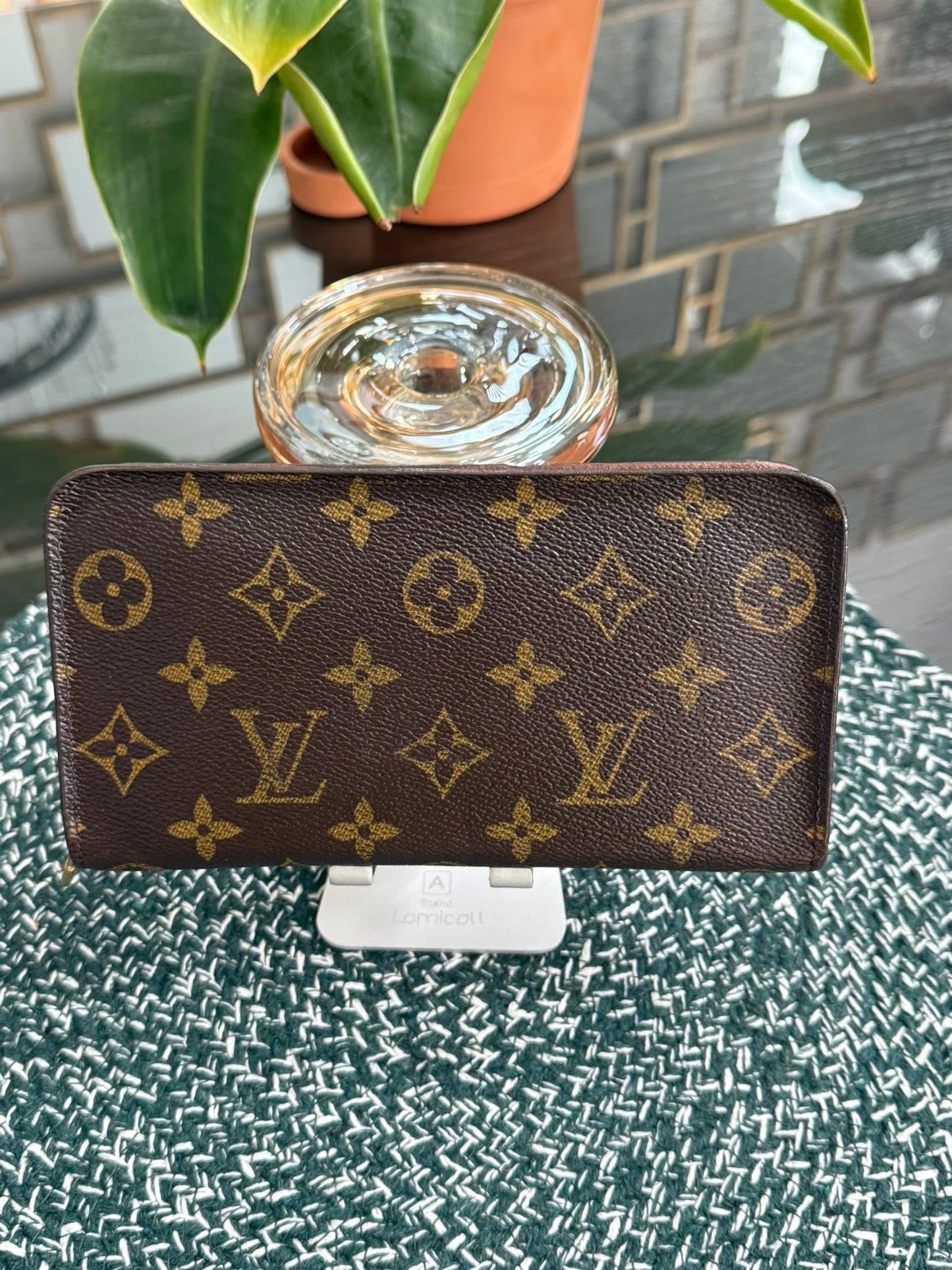 Monogram Zippy Wallet 🗓️ Year: 2000