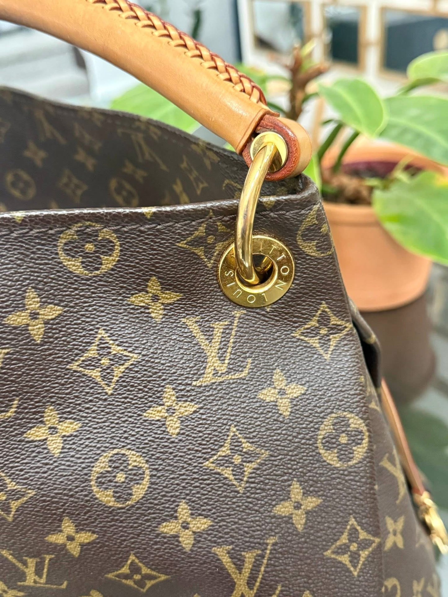 Artsy MM with Dustbag and Insert Organizer - 📅 Year: 2010