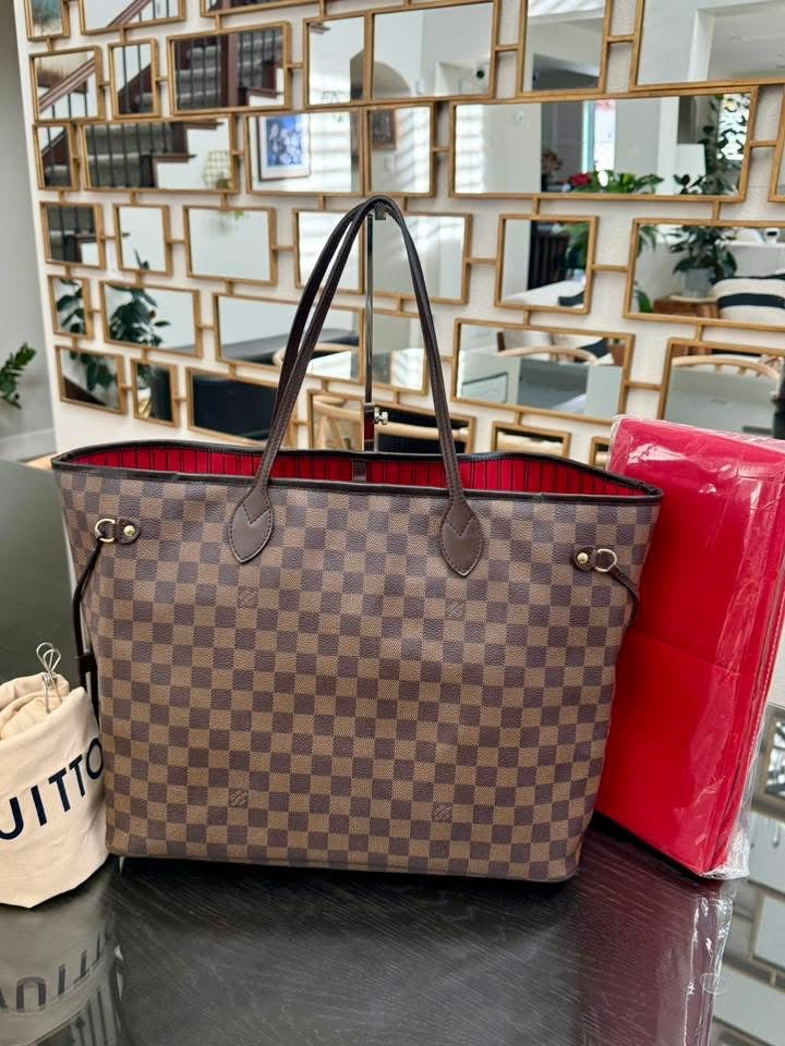 Neverfull GM in DE with Insert Organizer and Dustbag 🌺 📅 Year: 2009
