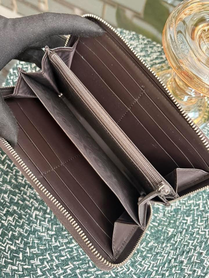GG Supreme Bee Web Zip Wallet 🗓️