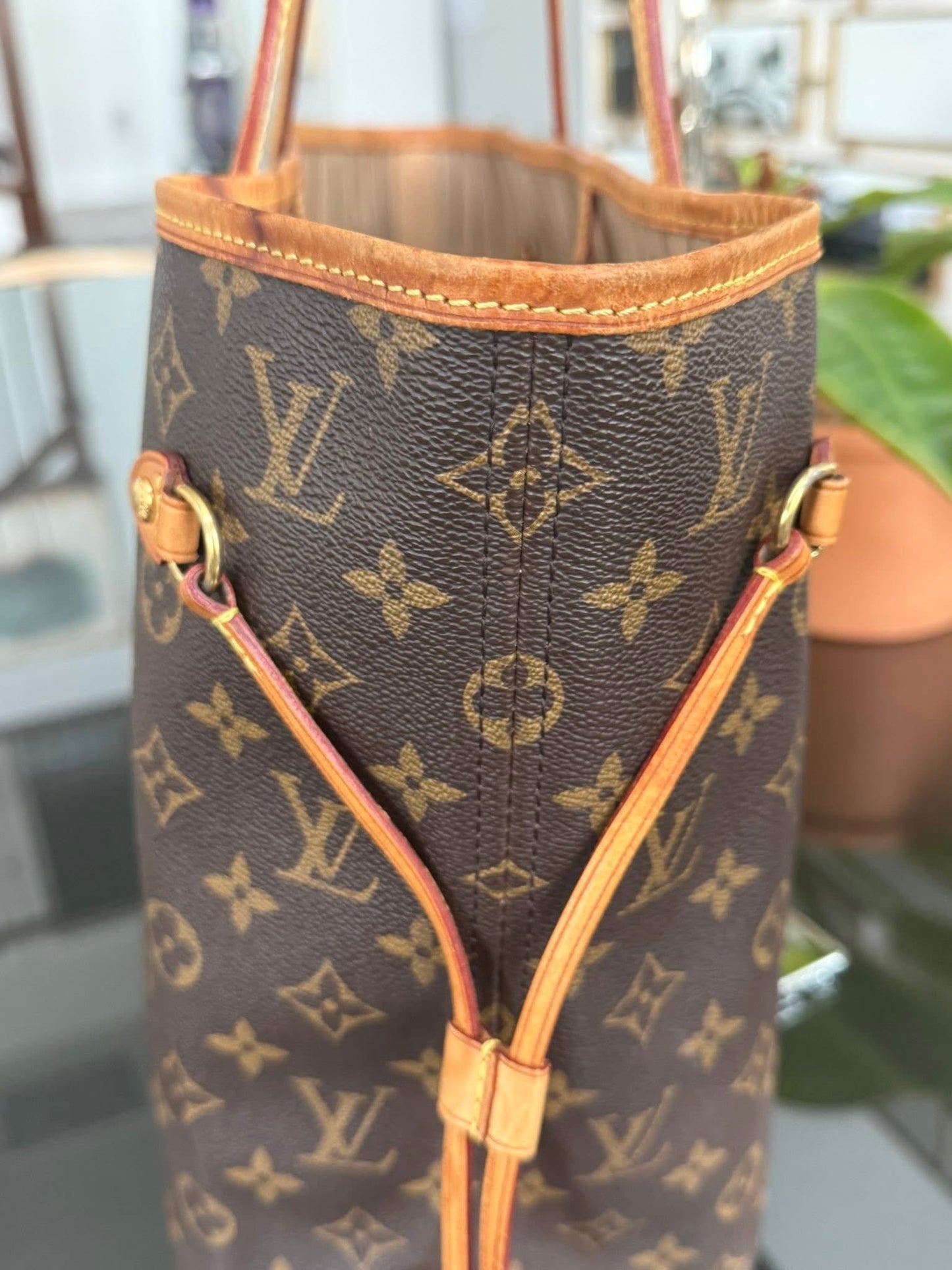 Neverfull MM with Insert Organizer 📅 Year: 2013