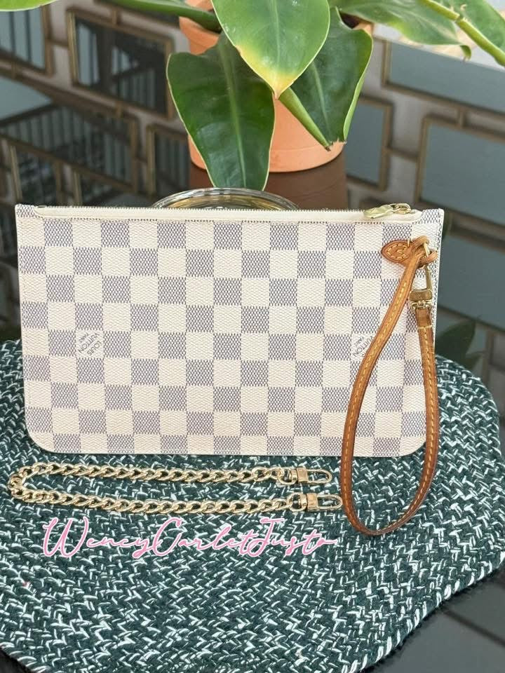 Neverfull MM/GM Pouch in Azur 🗓️ Year: 2014