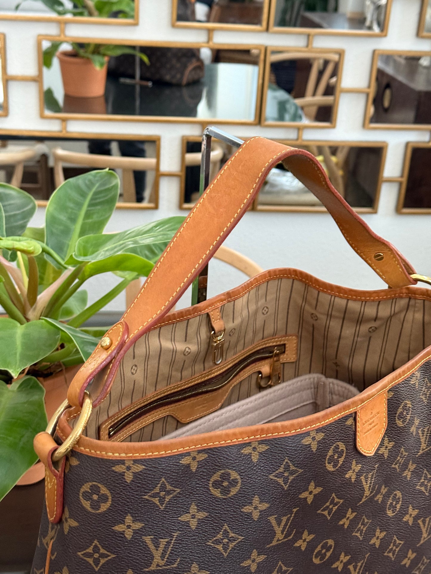 Delightful MM with Dustbag and Insert organizer 📅 Year: 2011