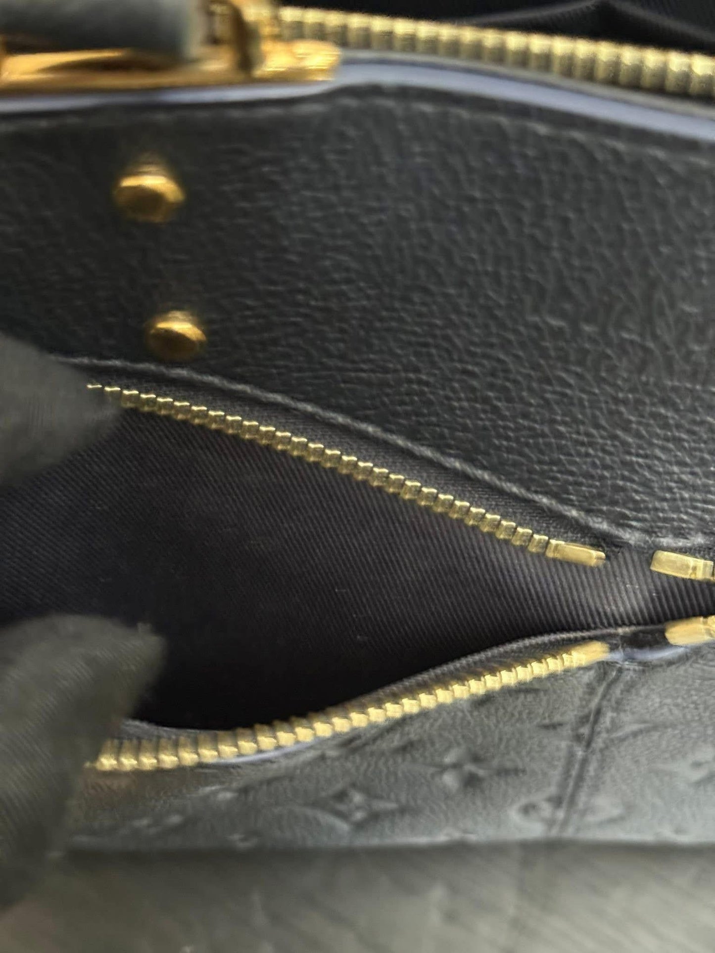 Sully PM Empreinte Noir with Original Strap and Dustbag 📅 Year: 2019