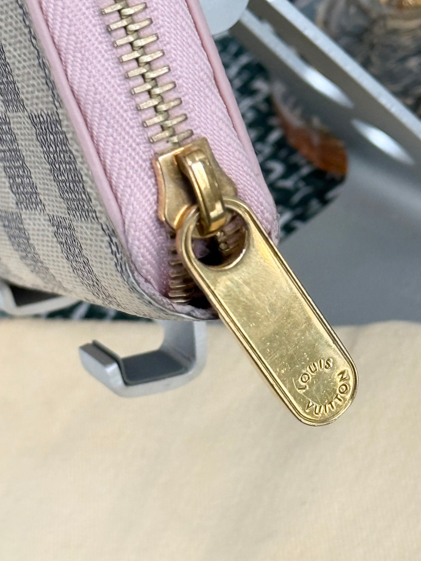 Zippy Long Wallet Azur in Rose Ballerine with Dustbag 🗓️ Year: 2018