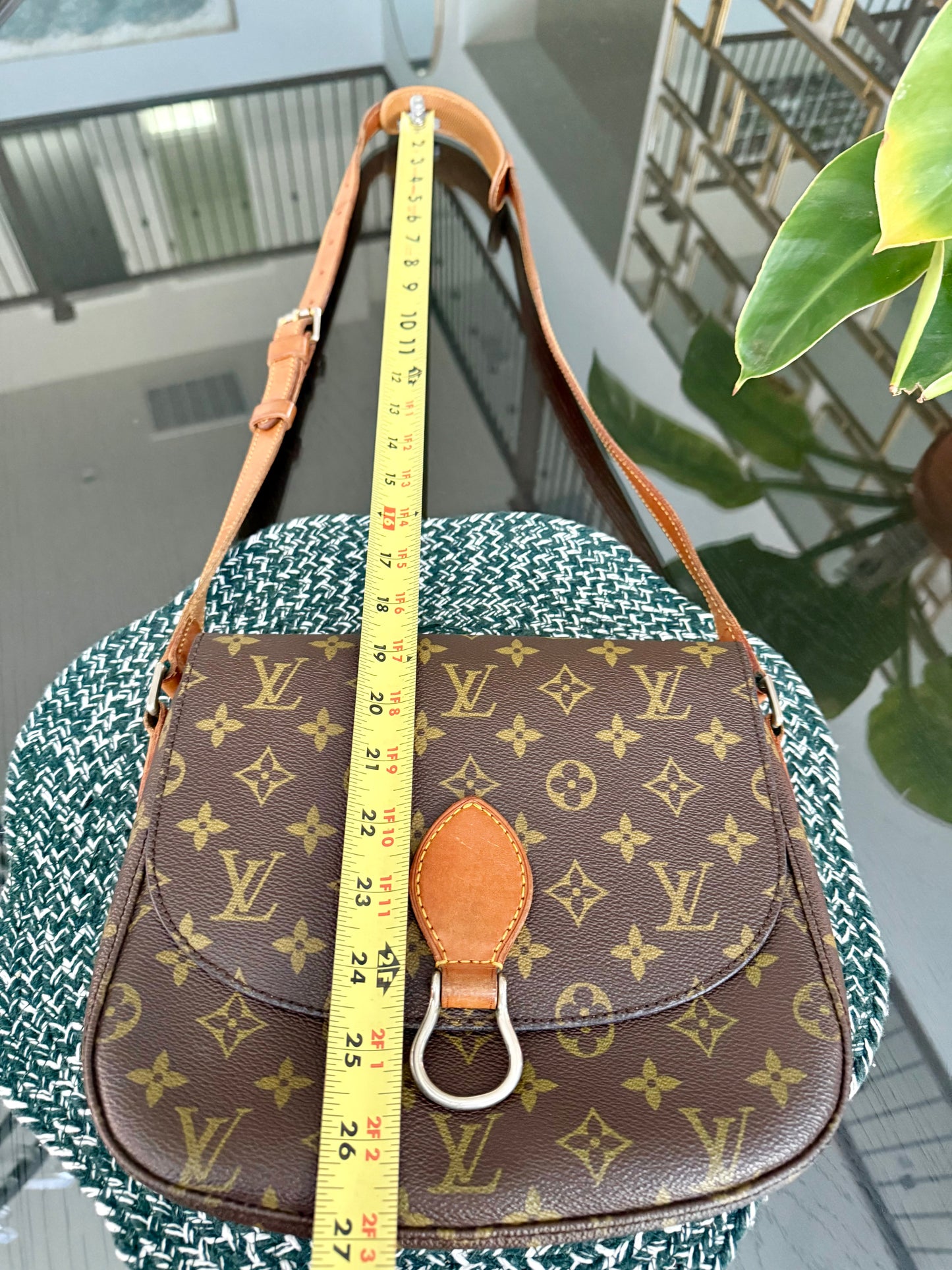 St. Cloud GM in Monogram 📅 Circa 80’s
💥No Peeling and No Stickiness💥