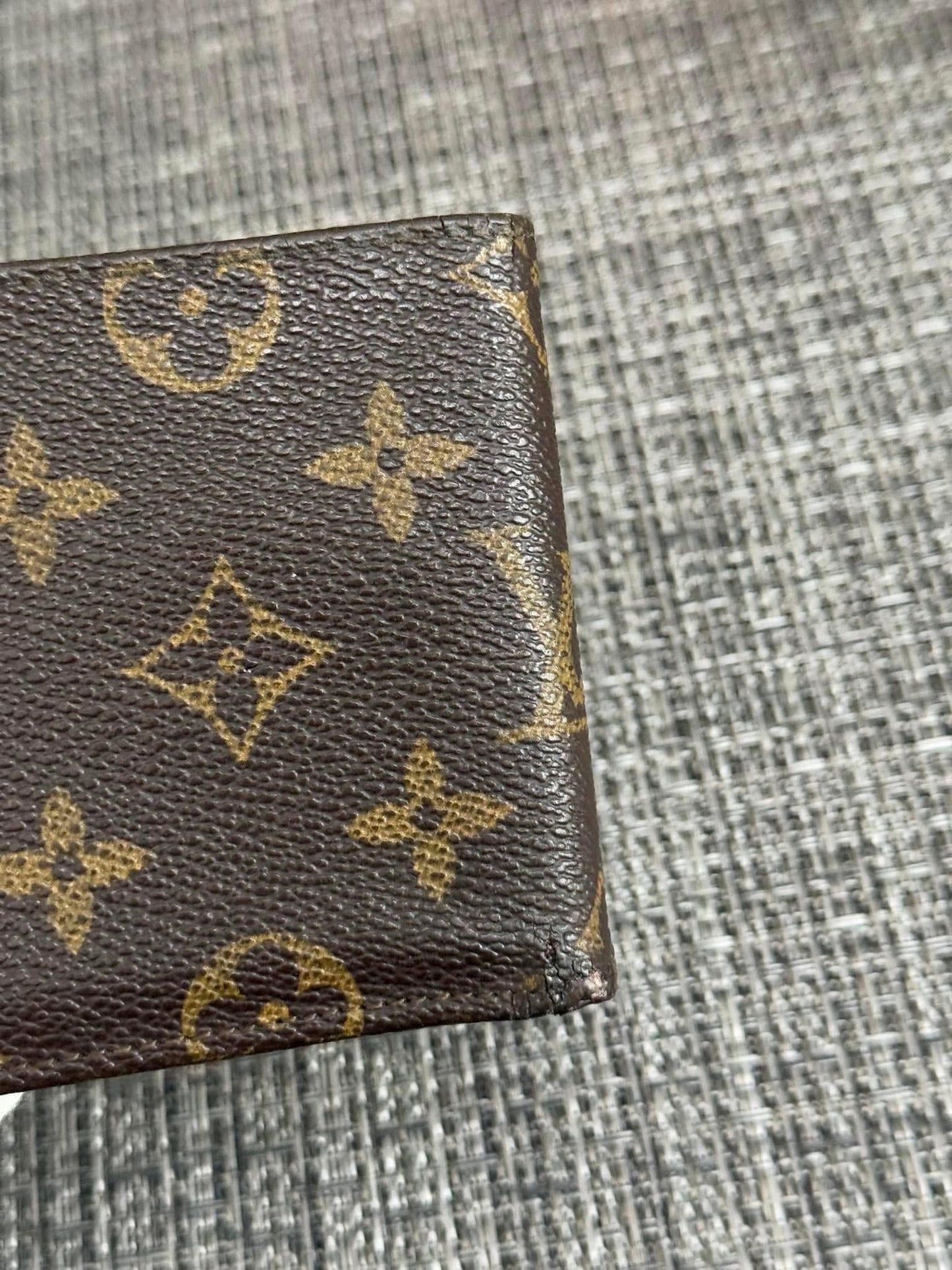 Mens Bifold Wallet in Monogram -Year: 1987
