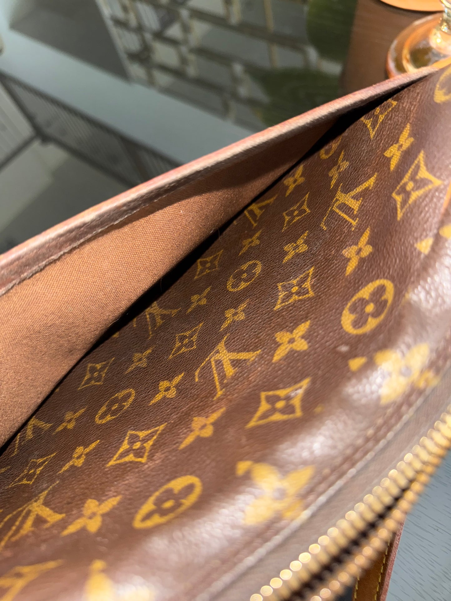 Jeaunefille GM Crossbody 🗓️ Year: 1990
