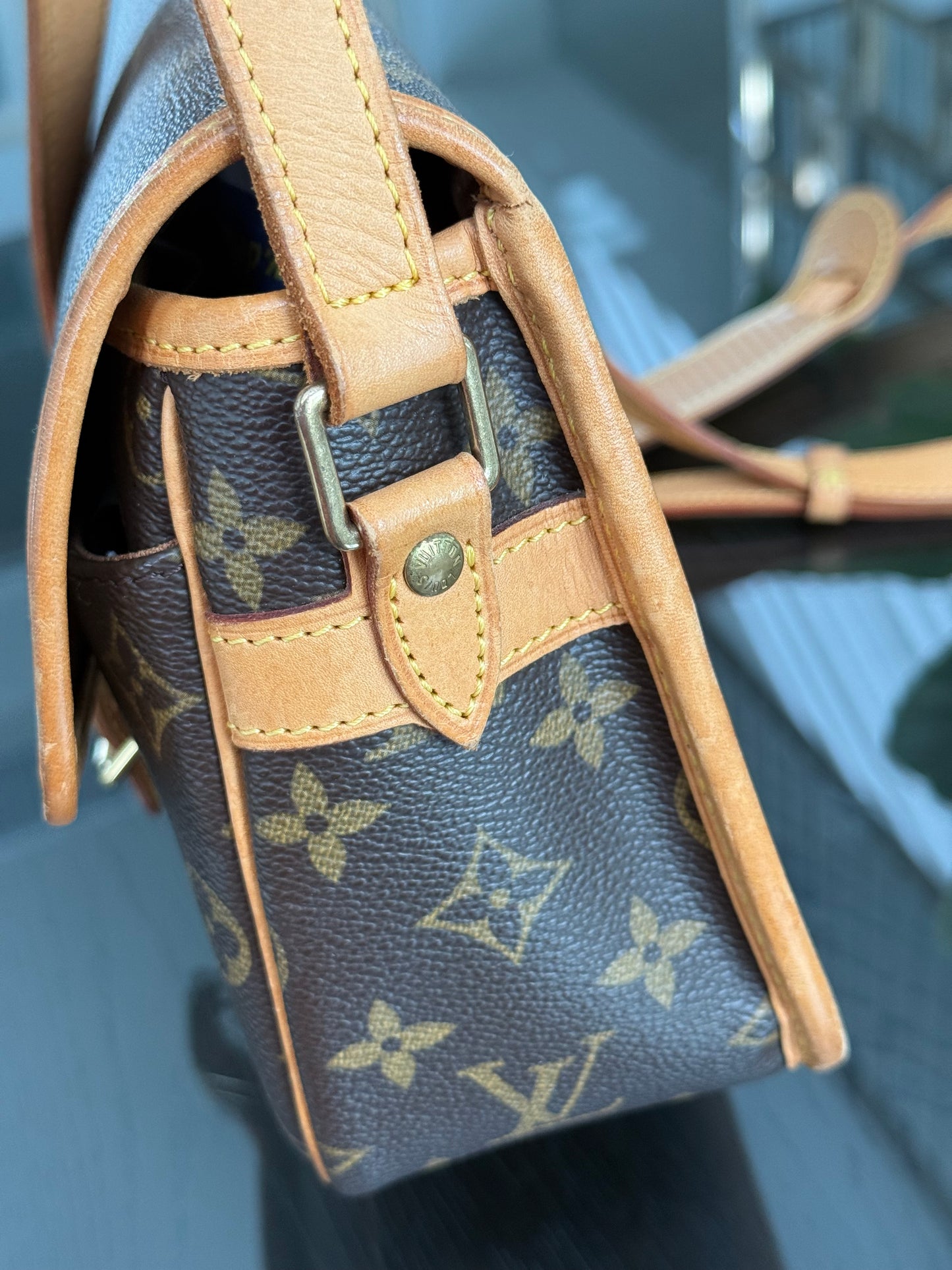 Sologne Crossbody 📅 Year: 2003