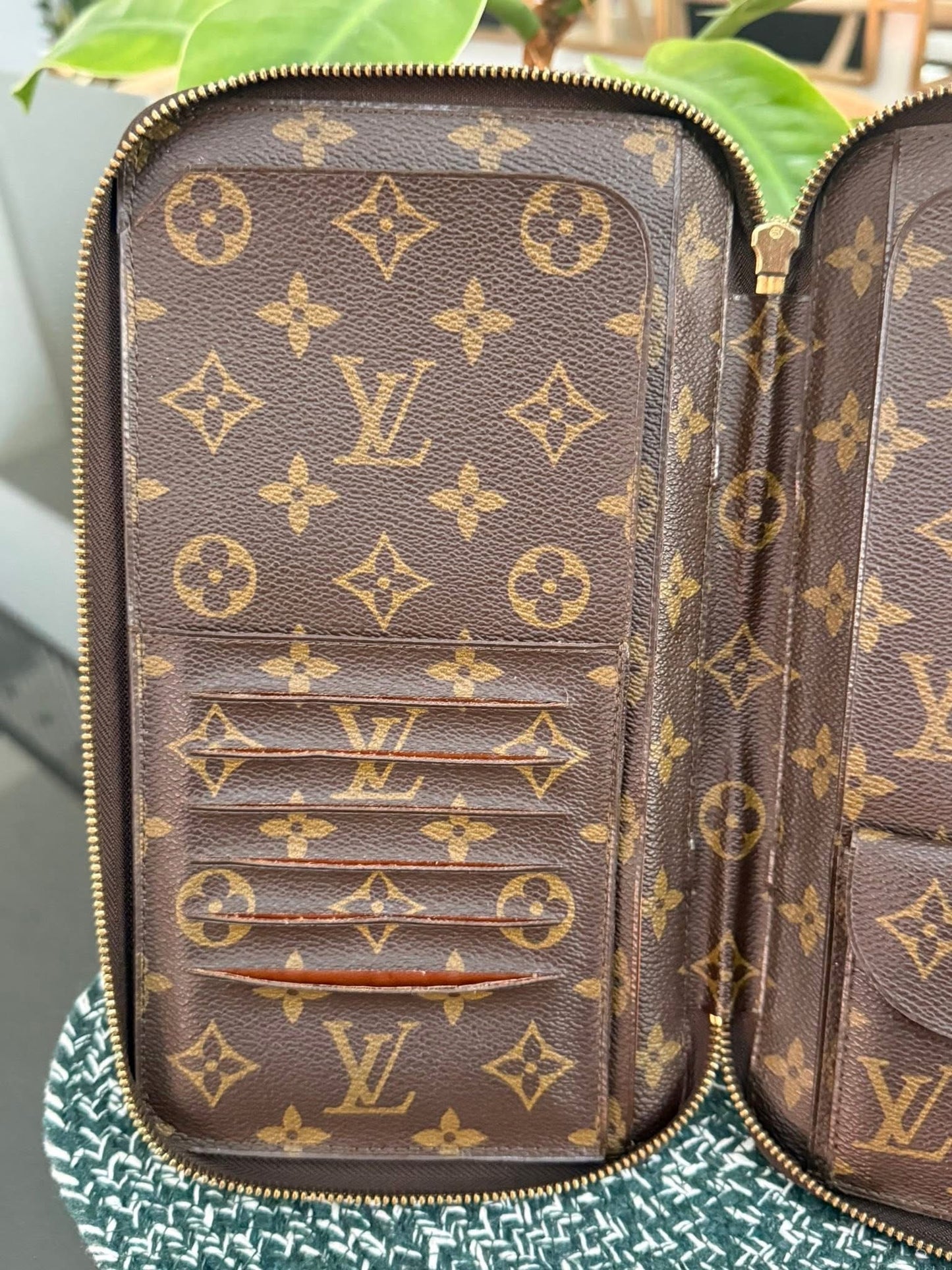 Monogram Escapade Travel Organizer - 🗓️ Year: 1991