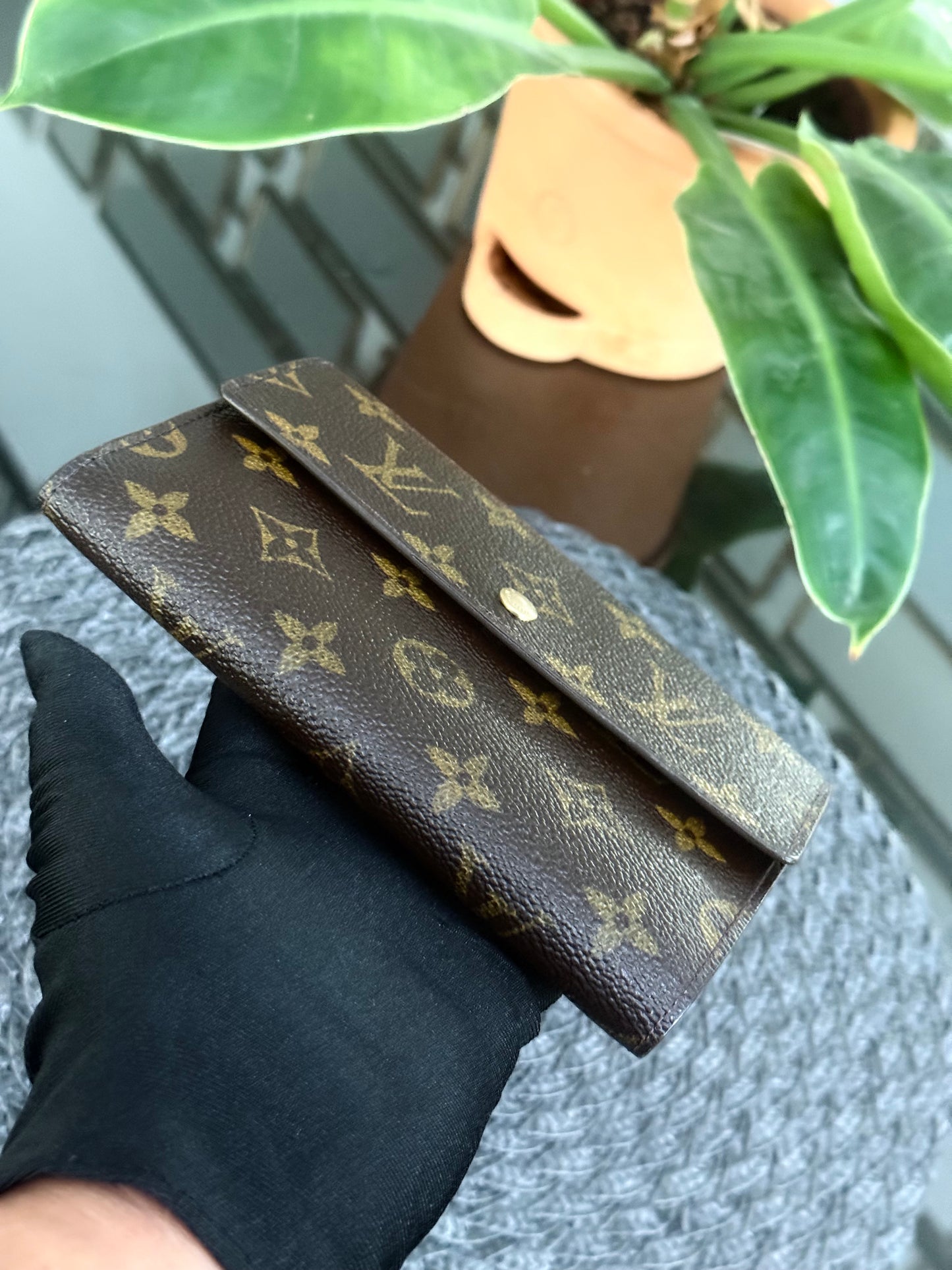 Etui Wallet Passport Holder in Monogram with 6 Cardholders 🗓️ Year: 1998