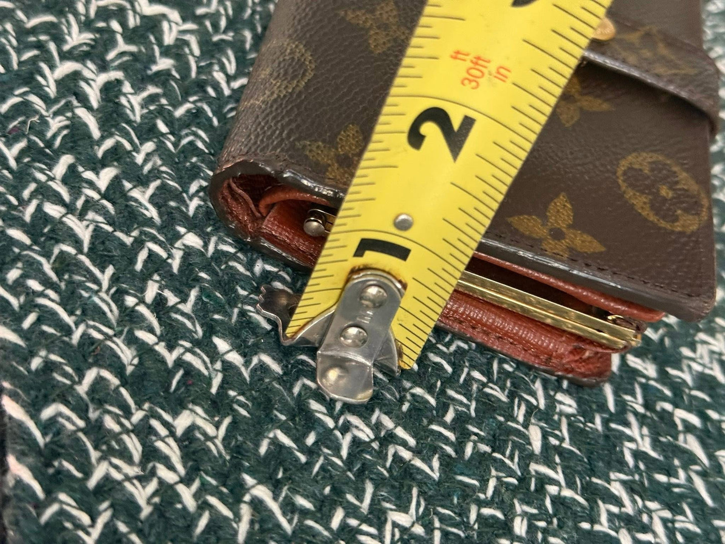 Kisslock Wallet in Monogram 🗓️ Year: 2000