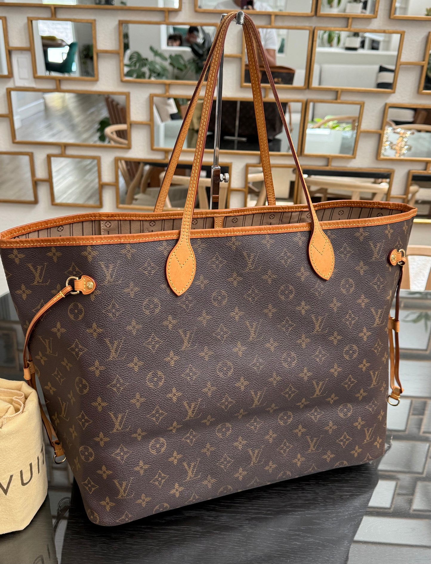 Neverfull GM with Dustbag and Insert Organizer 📅 Year: 2009