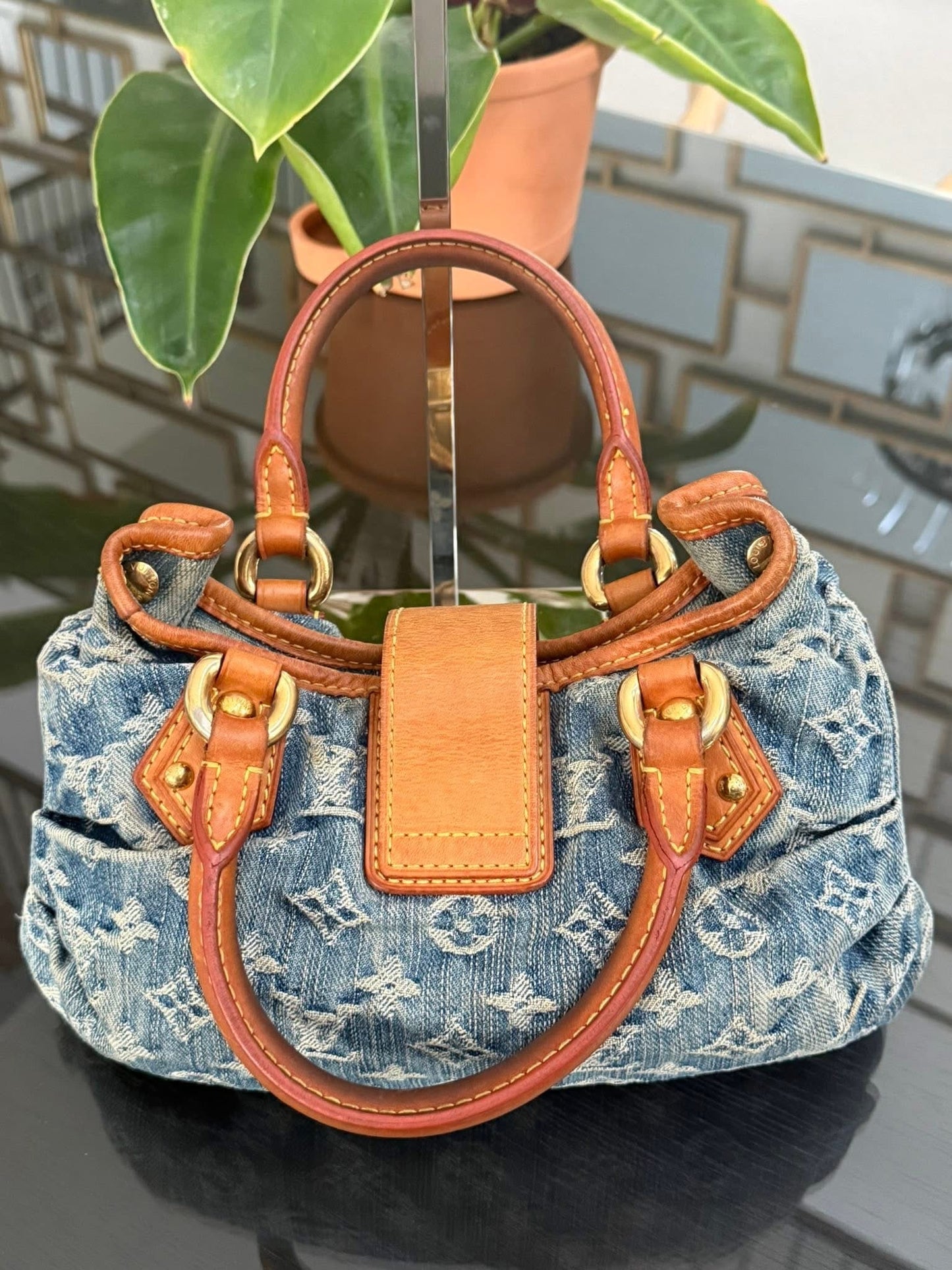Denim Pleaty Handbag in Blue 📅