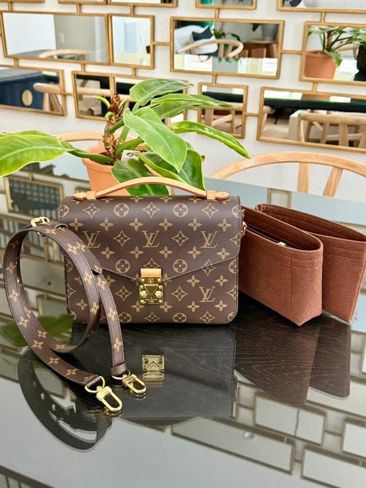 Pochette Metis with Original strap, Box, Dustbag, Paper bag and Insert Organizer 🌺 Year 2016