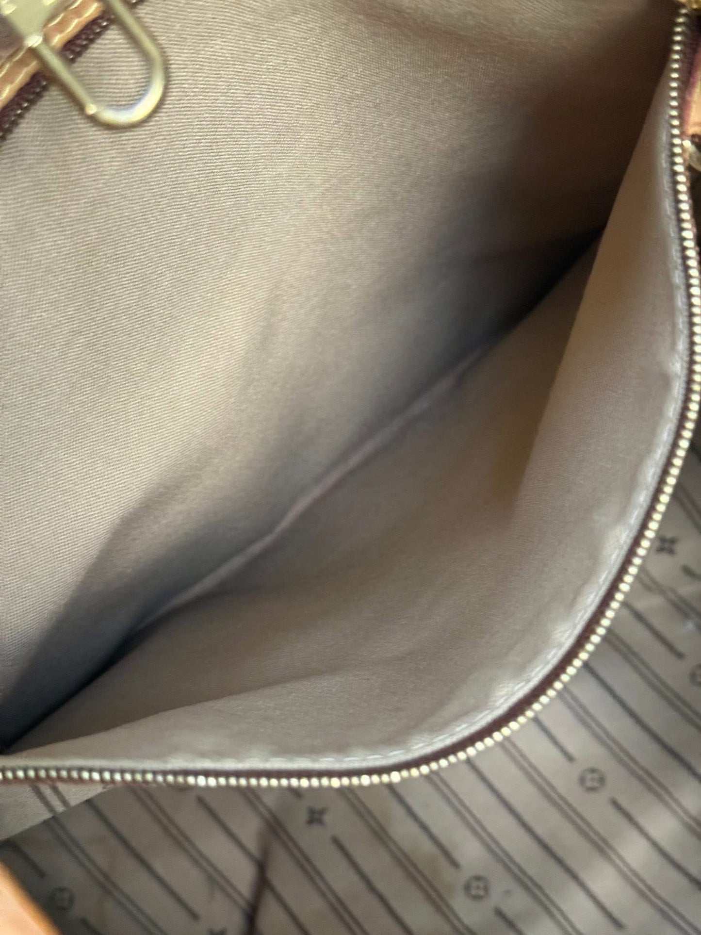 Delightful GM with Dustbag and Insert Organizer 📅 Year: 2010