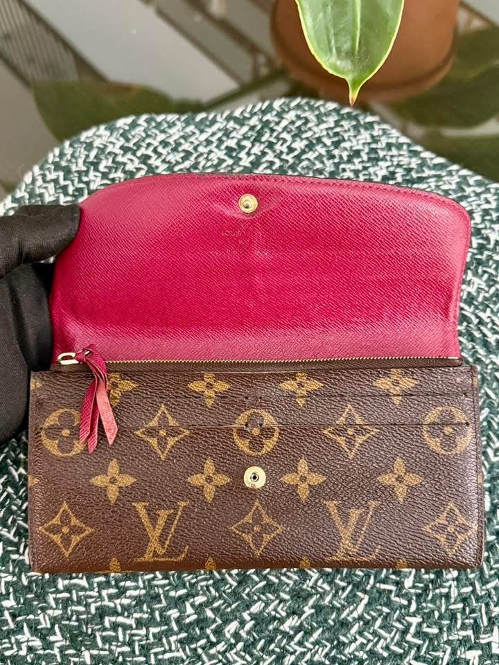 Emilie Peony Wallet in Monogram 🗓️ Year: 2017
