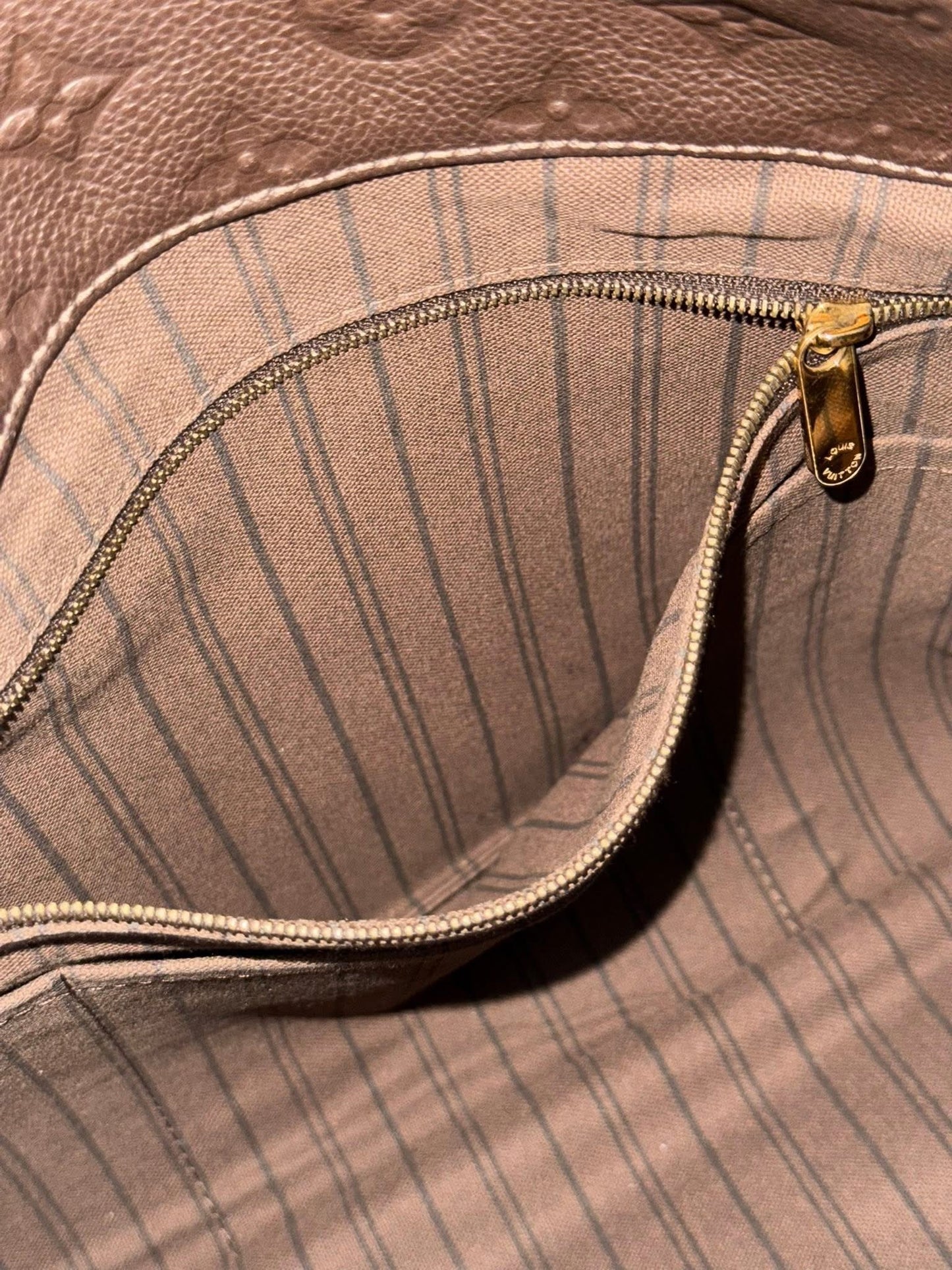 Artsy MM Empriente in Taupe Glaze with Dustbag and Insert Organizer 📅 Year: 2012