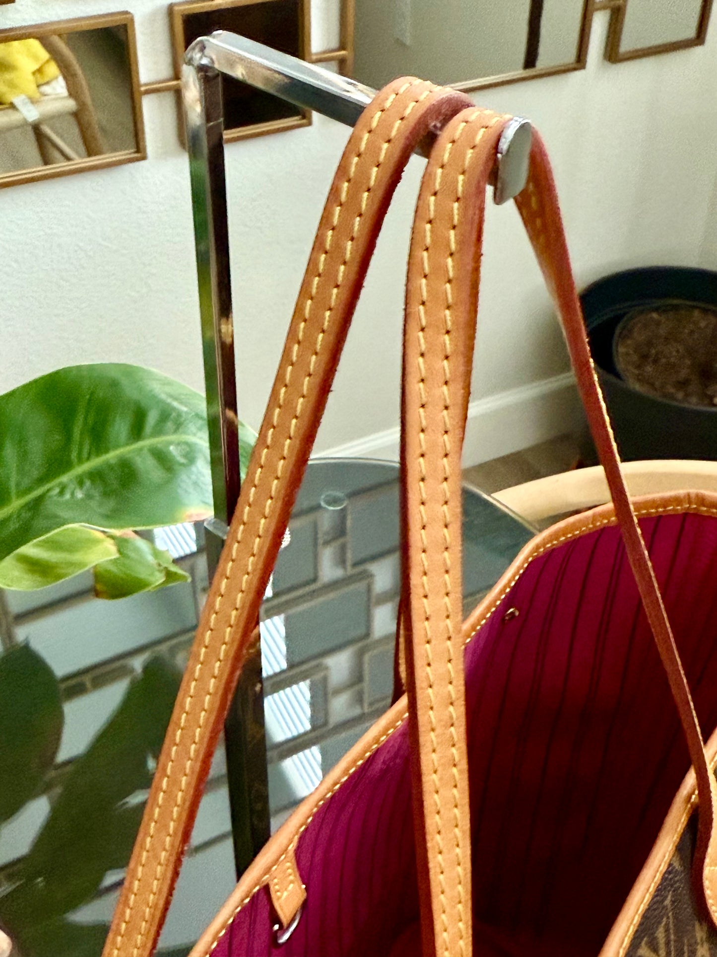 Neverfull MM in Peony interior with Dustbag 📅 Year: 2019