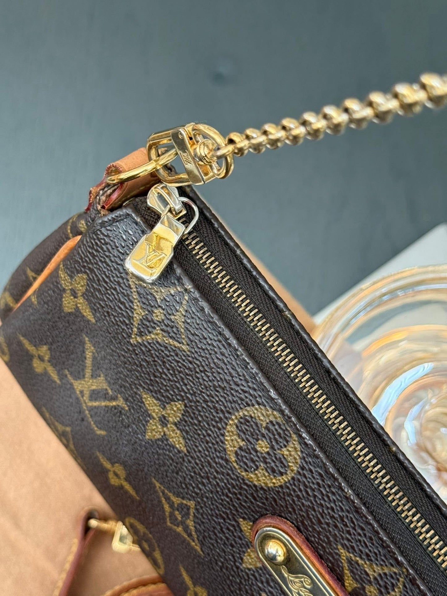 Eva Clutch in Monogram with Original Strap, Insert Organizer, Box and Paper bag 🗓️ Year: 2012
