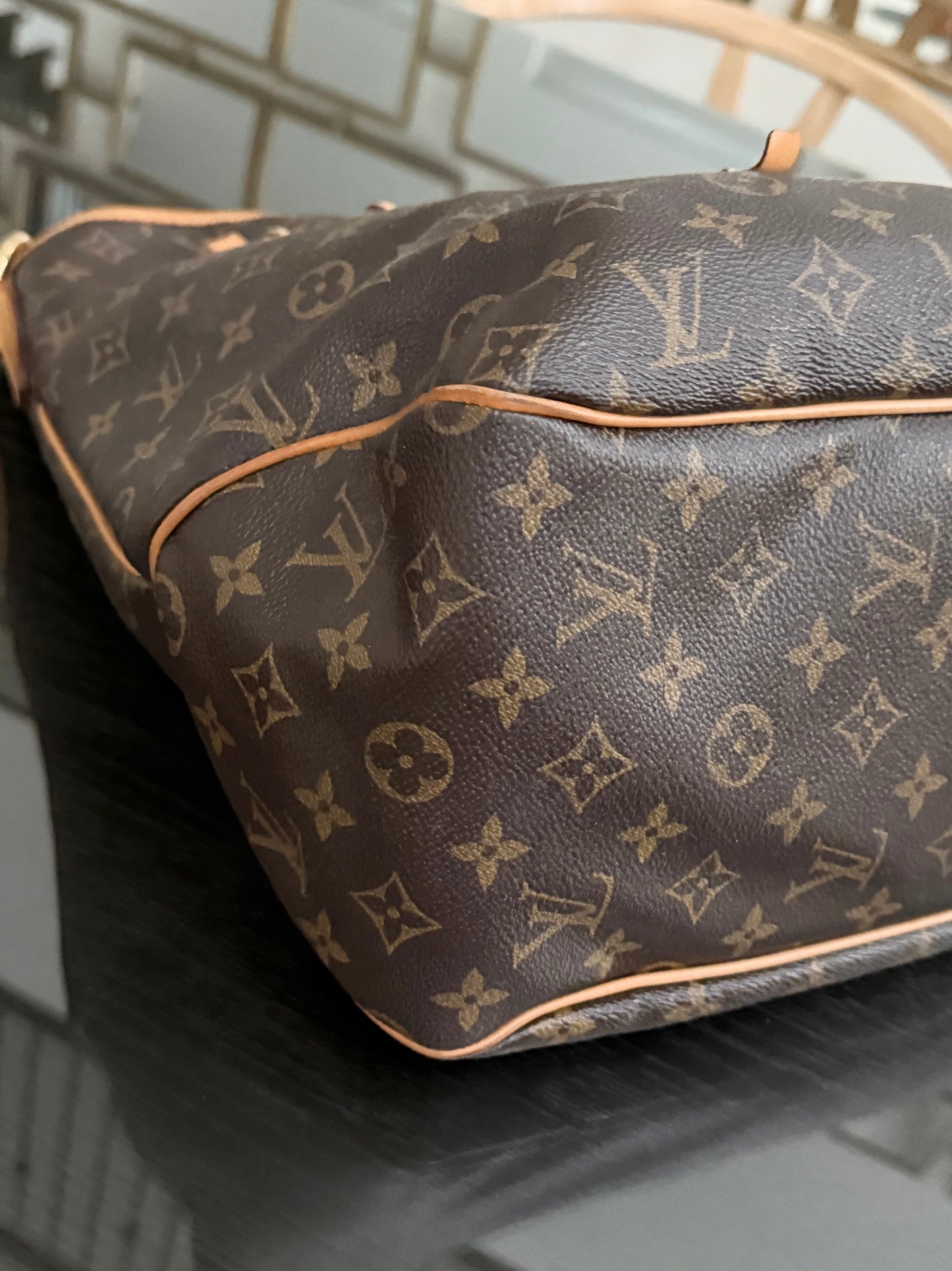 Delightful GM with Dustbag 🌹📅 Year: 2011