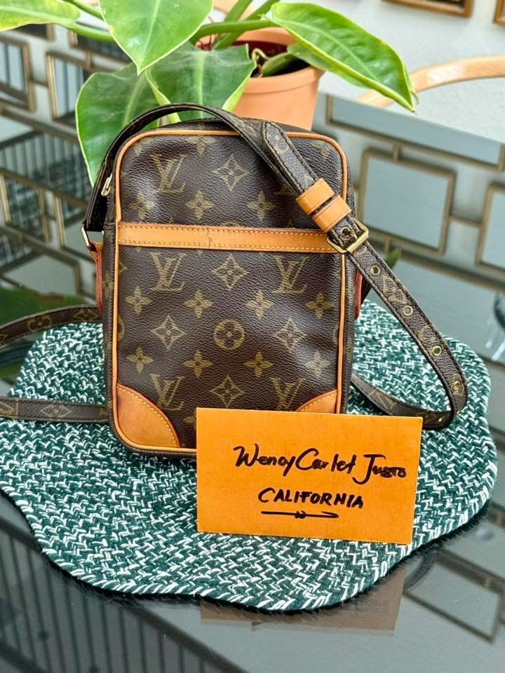 Danube PM Crossbody Bag 🗓️ Year: 1990