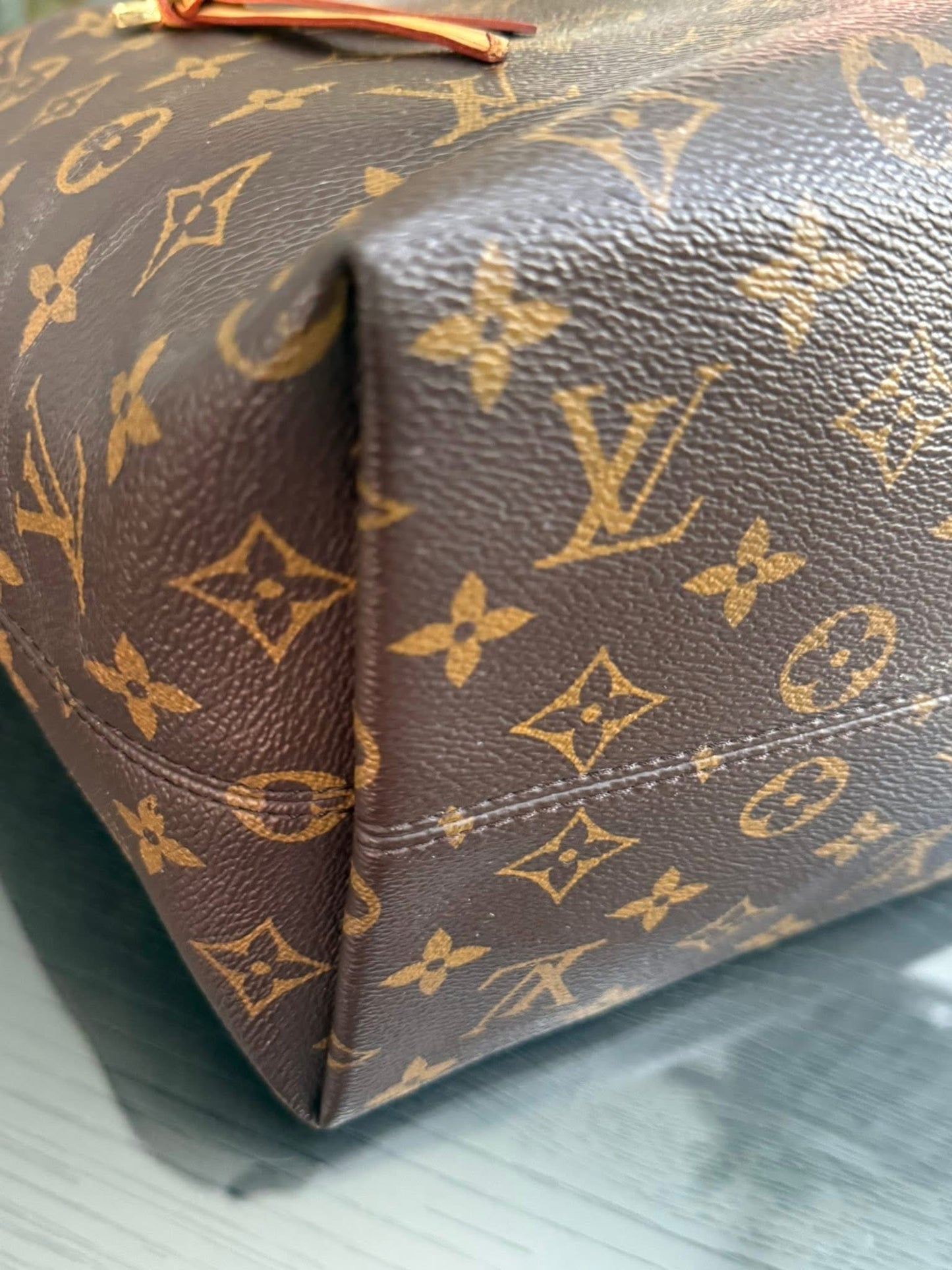 Monogram Lena MM Tote with Non branded Twilly 🗓️ Year: 2016