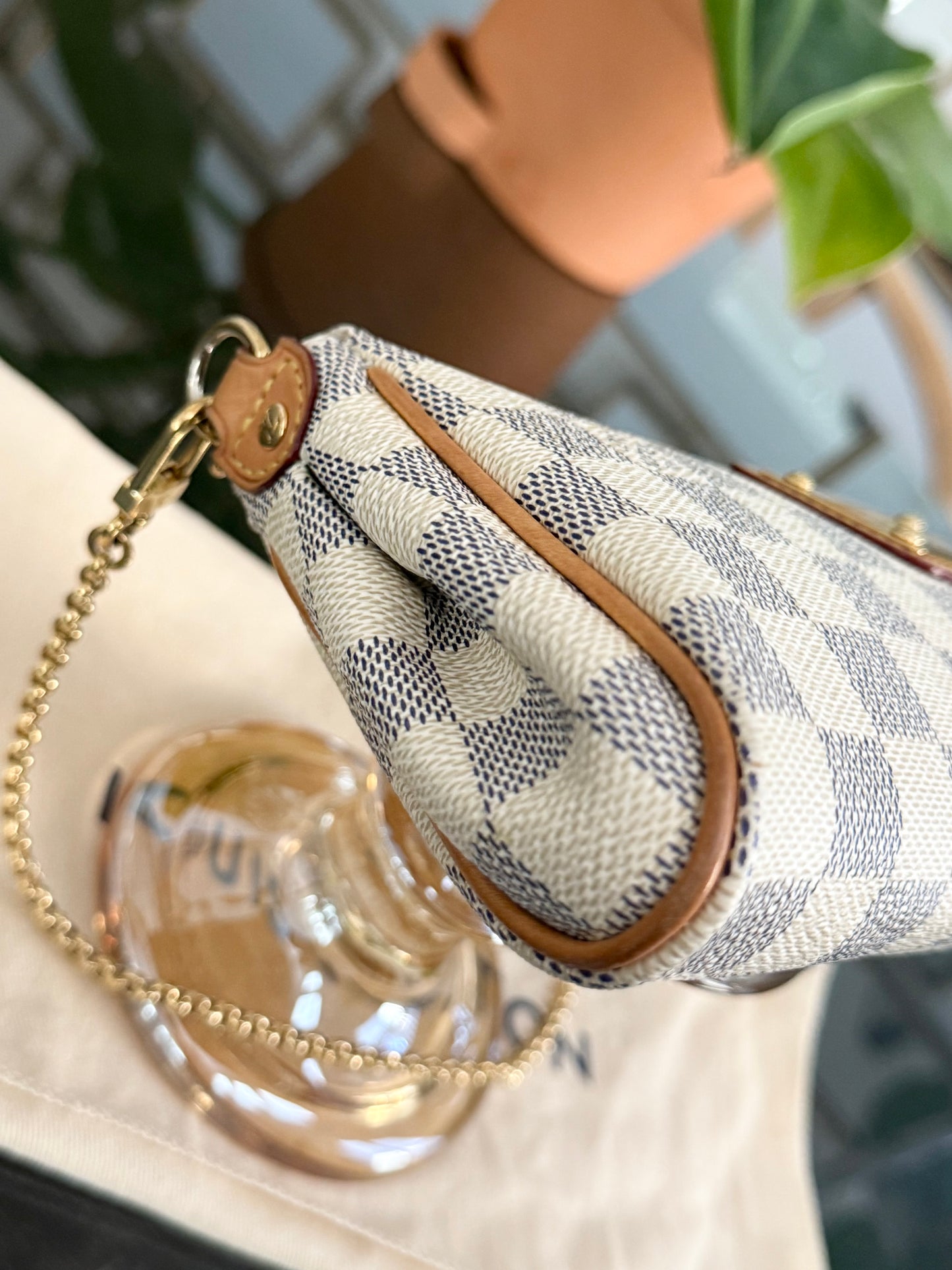 Eva Clutch in Azur with Dustbag and box 🗓️ Year: 2010