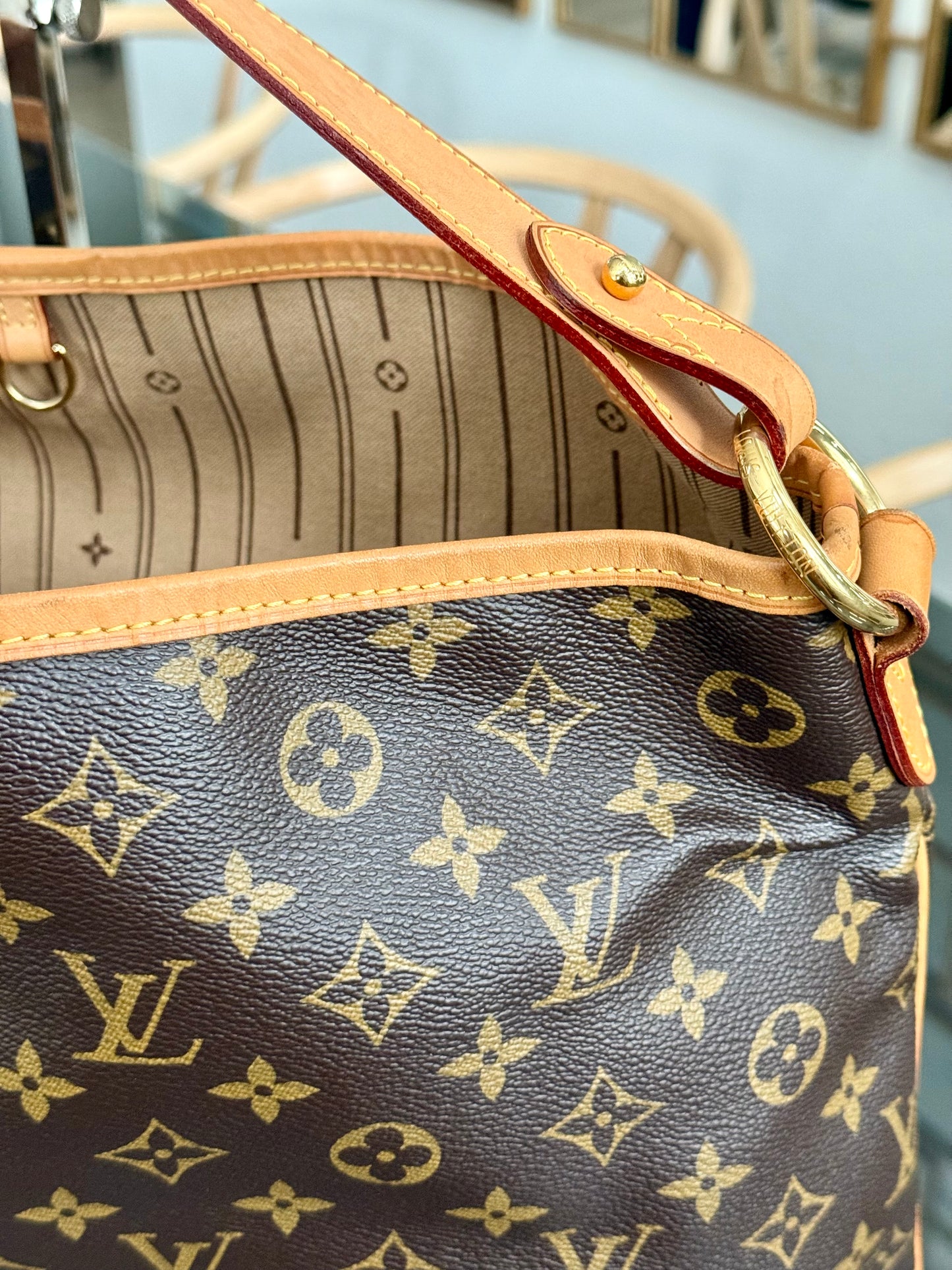 Delightful MM with Dustbag 📅 Year: 2010