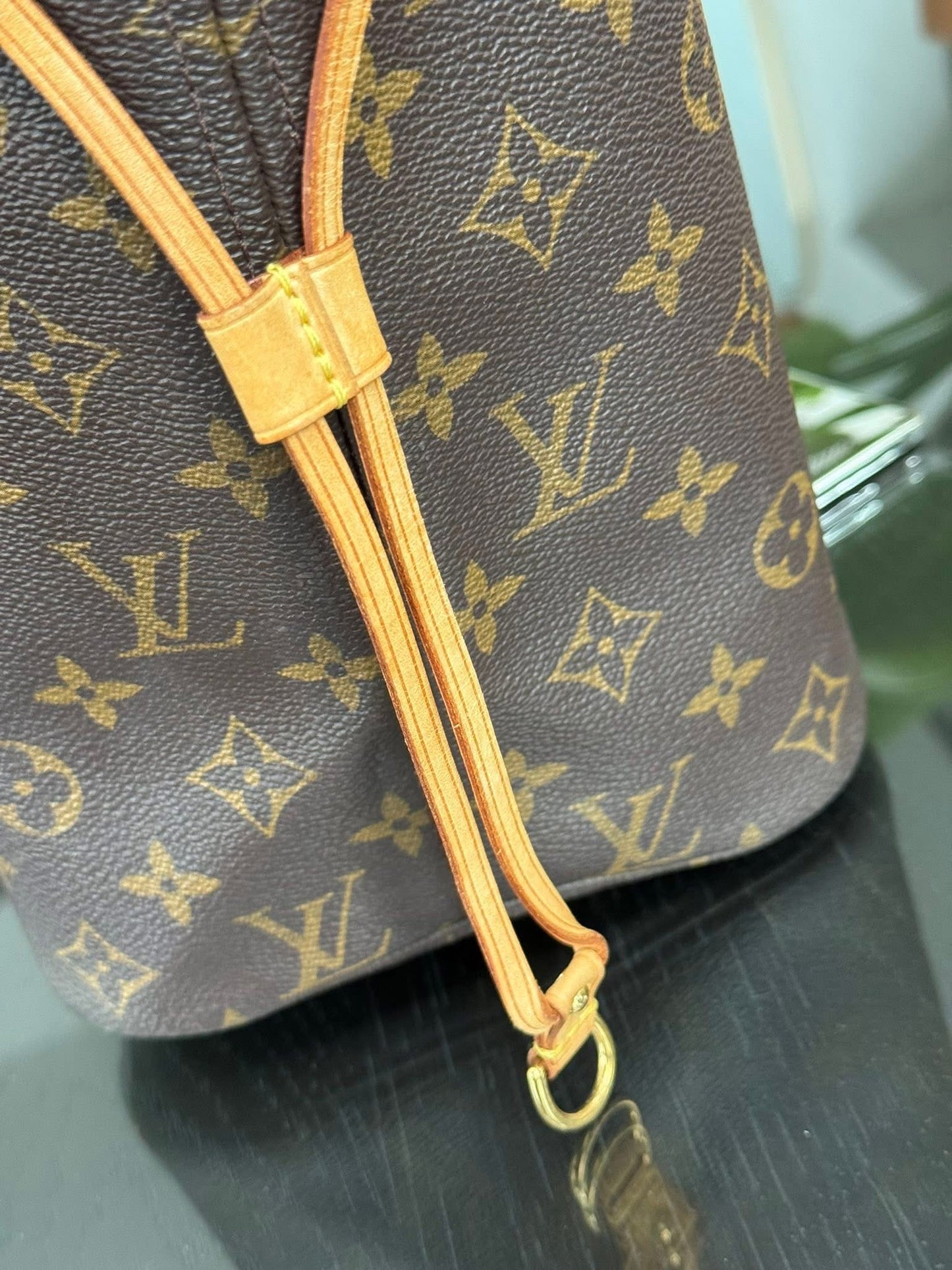 Neverfull MM in Monogram with Dustbag 📅 Year: 2007
