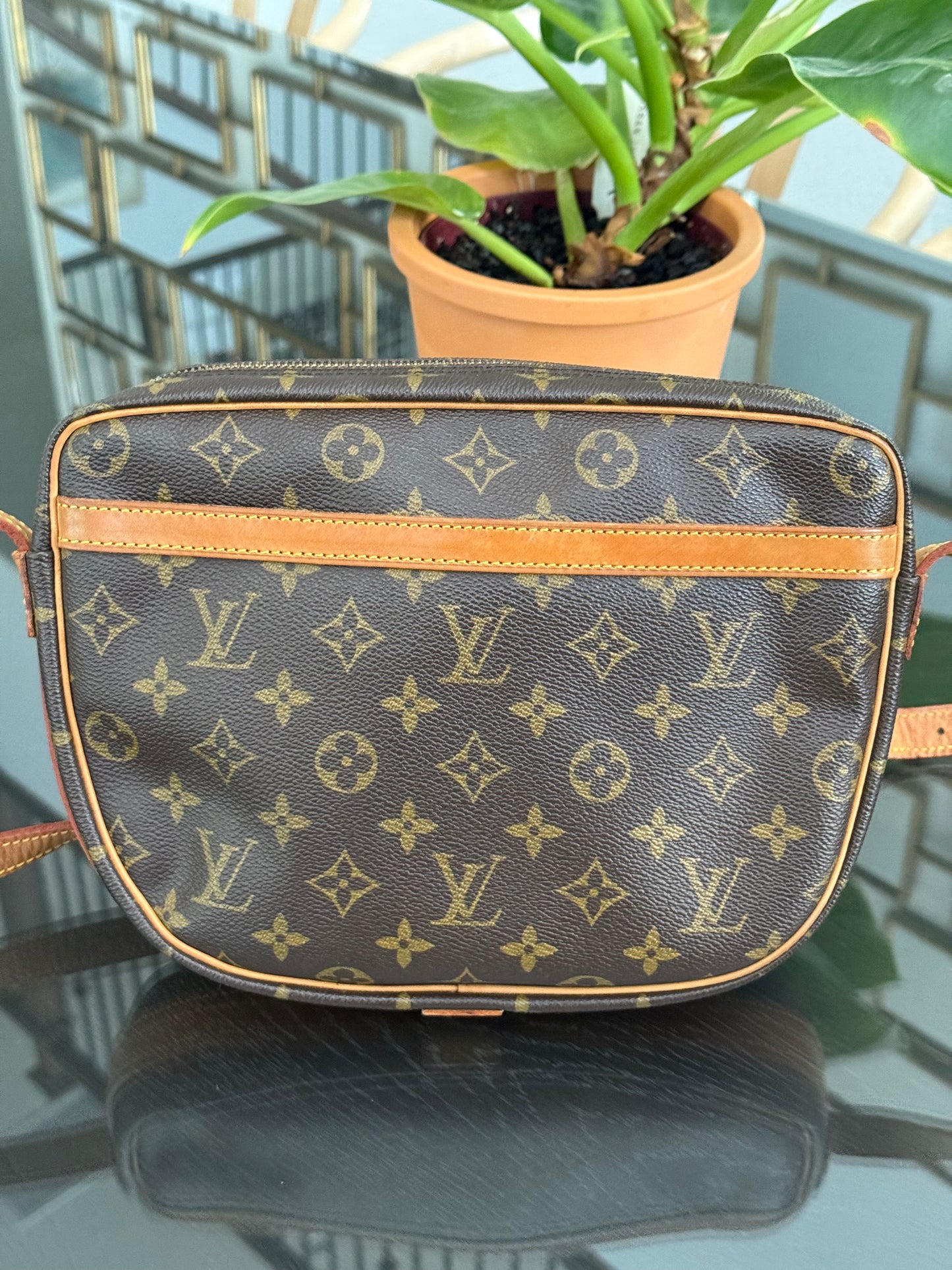 Jeaunefille GM Crossbody - 📅 Year: 1988