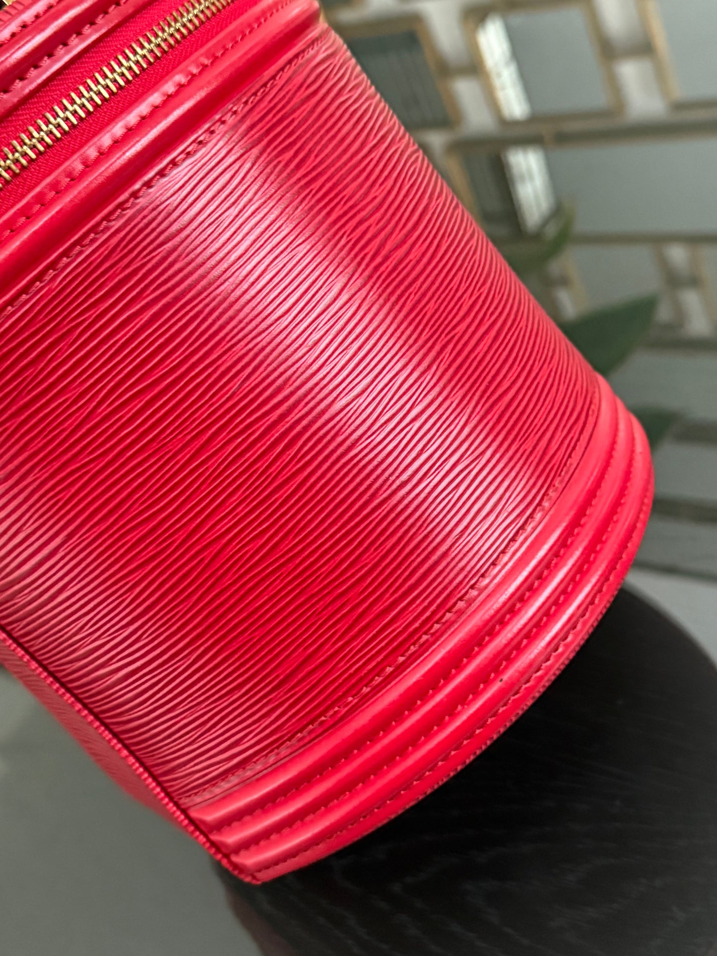 Epi Cannes with Lock No key-🗓️ Year: 2000