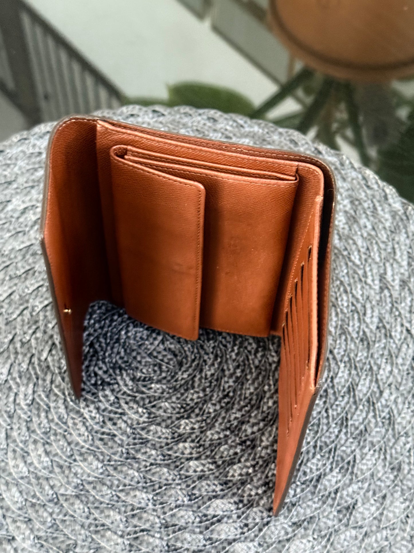 Etui Wallet Passport Holder in Monogram with 6 Cardholders 🗓️ Year: 1998