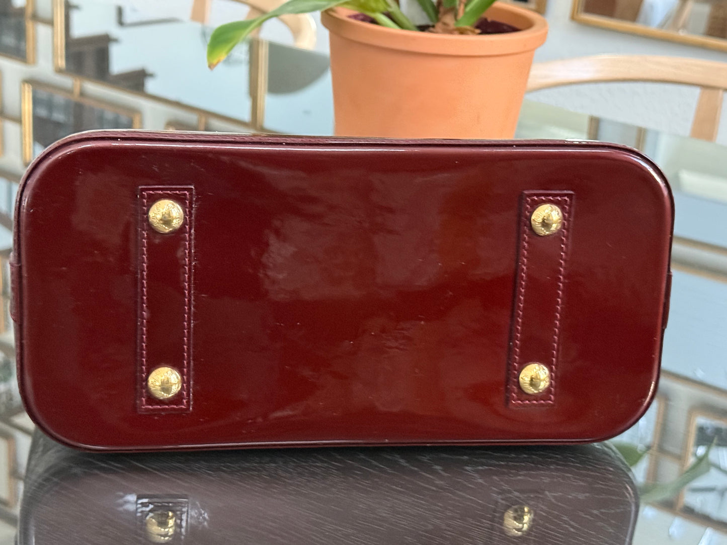 Vernis Alma PM Amarante with Lock 🔐 and key, clochette and Dustbag 📅