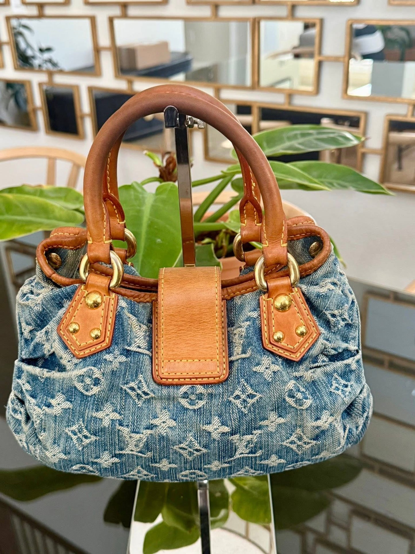 Denim Pleaty Handbag in Blue 📅