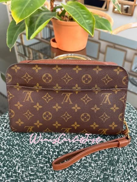 Orsay Clutch 🗓️ Year: 2002