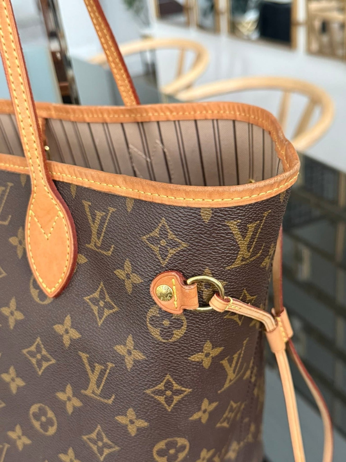 Neverfull MM with Dustbag 📅 Year: 2021