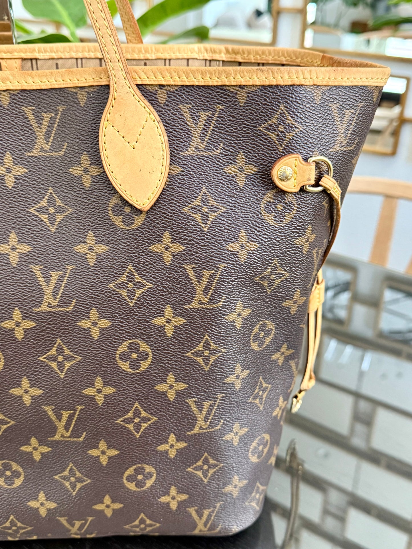 Neverfull MM in Monogram with Dustbag 🗓️ Year: 2007
