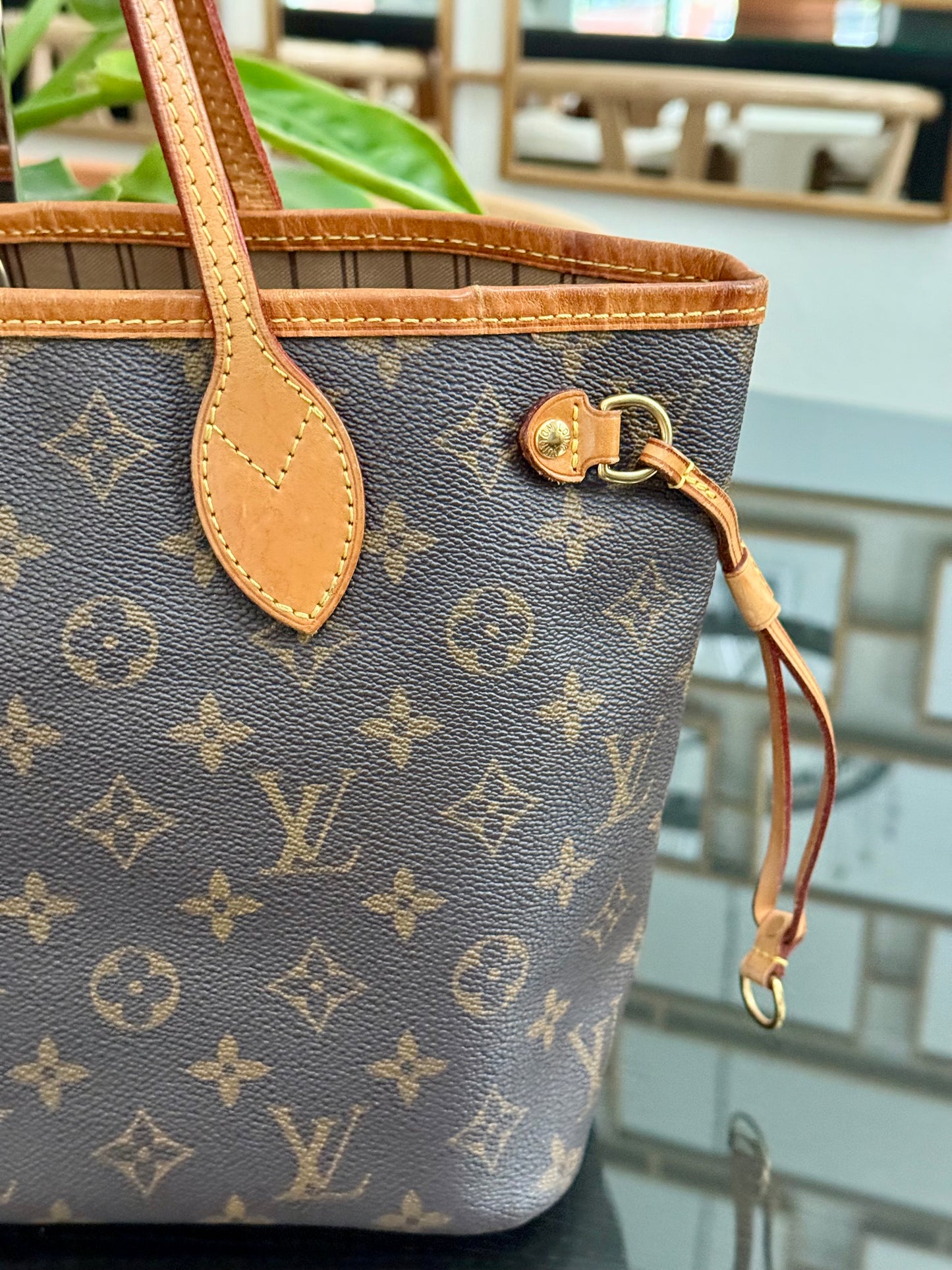 Neverfull PM in Monogram with Dustbag and Insert Organizer 🗓️ Year: 2009