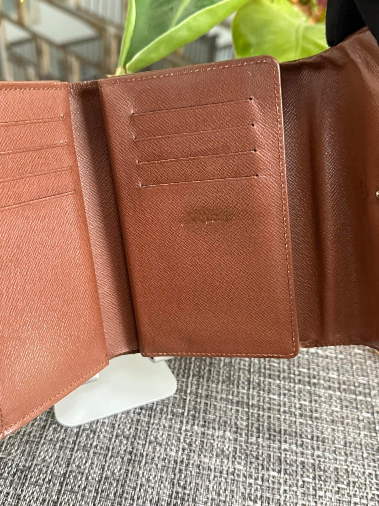 Alexandra Wallet with 14 Cardholders 🗓️ Year: 2007